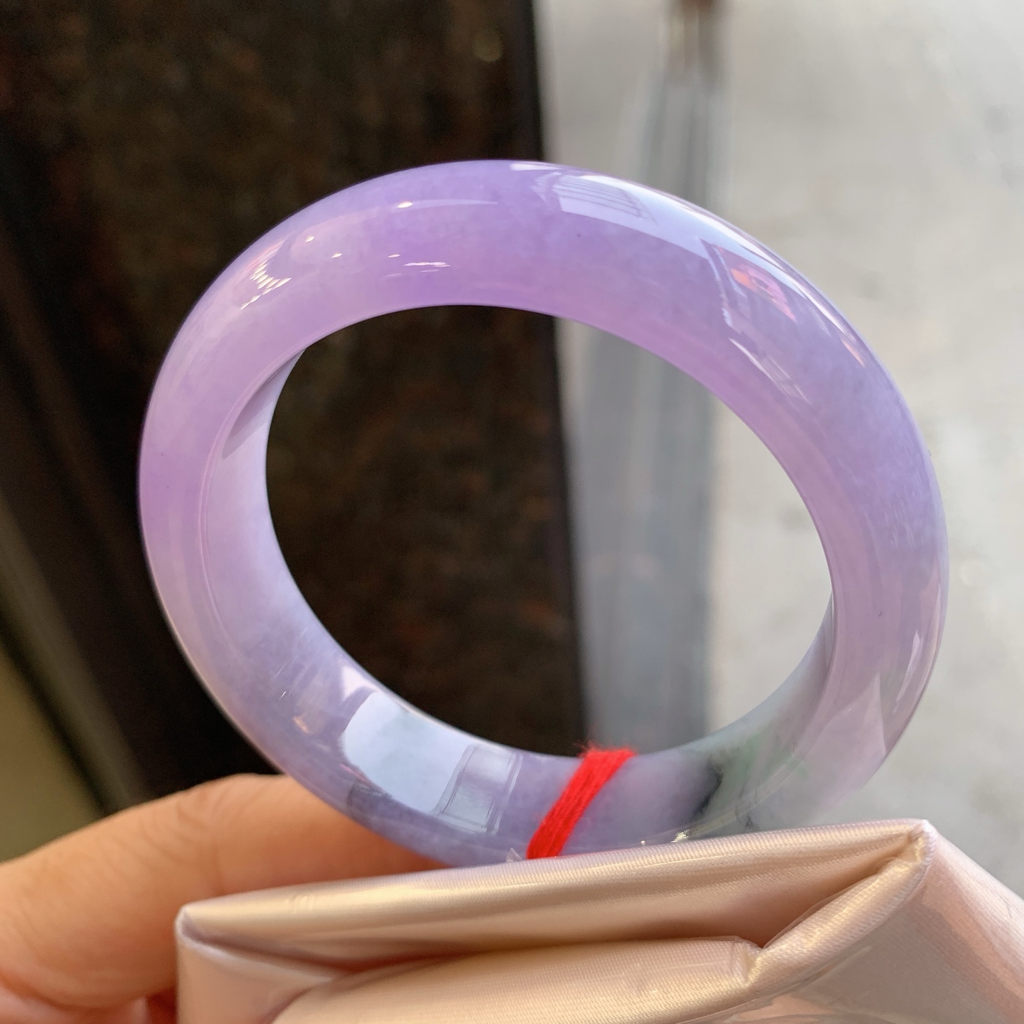正圈粉紫带乌鸡，有纹，尺寸：51.5/13.3/8.2，小圈口