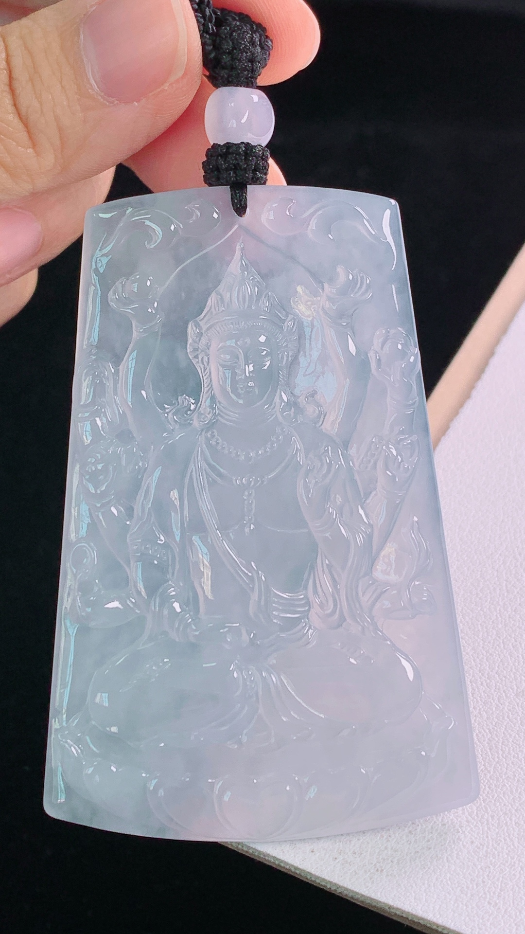高冰千手观音，一刀切 种水，冰晶玉洁，无裂 尺寸:70.2-47.1-5.3mm 6