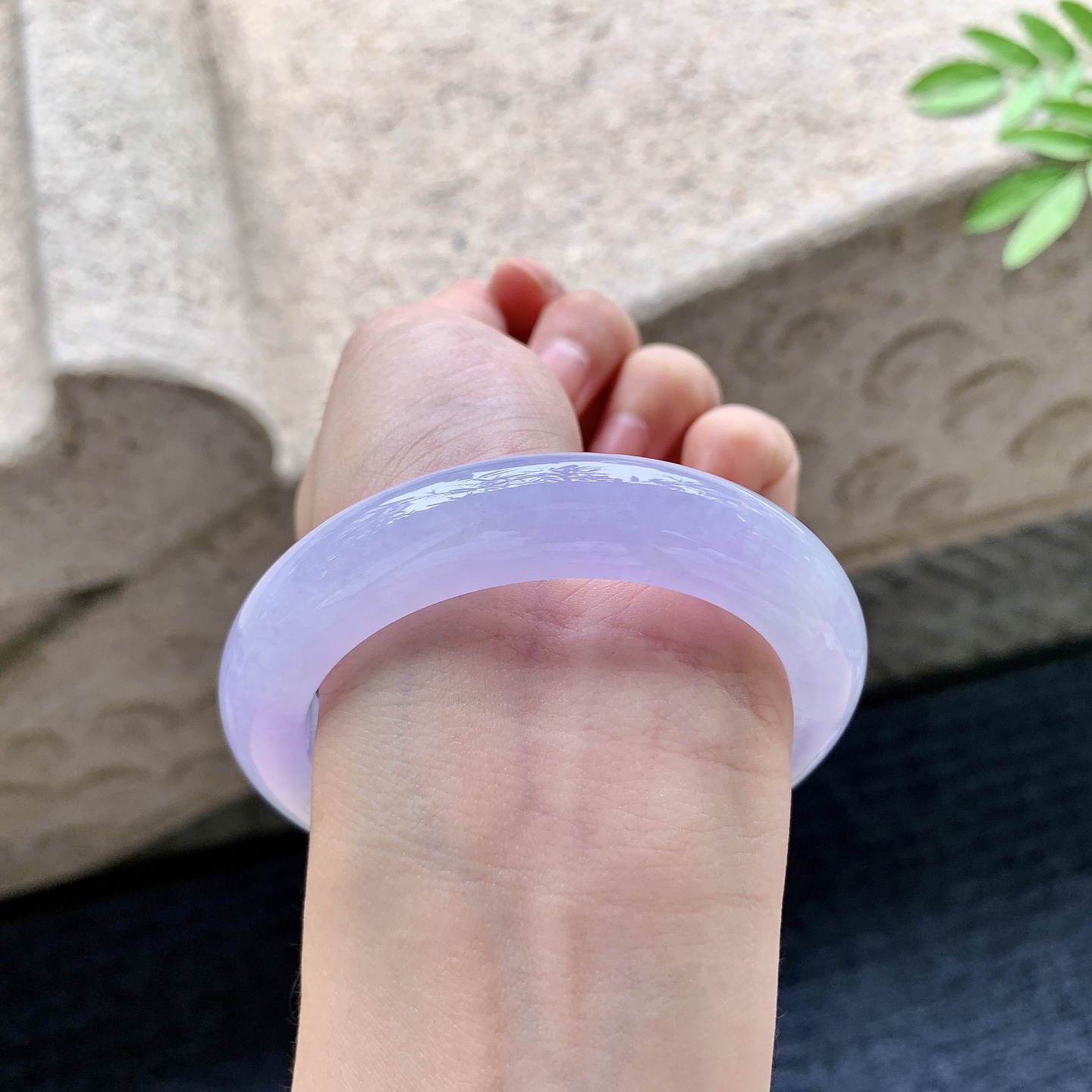 正圈54 55，冰糯种，春带彩，水润，种老，细腻，内侧有棉线