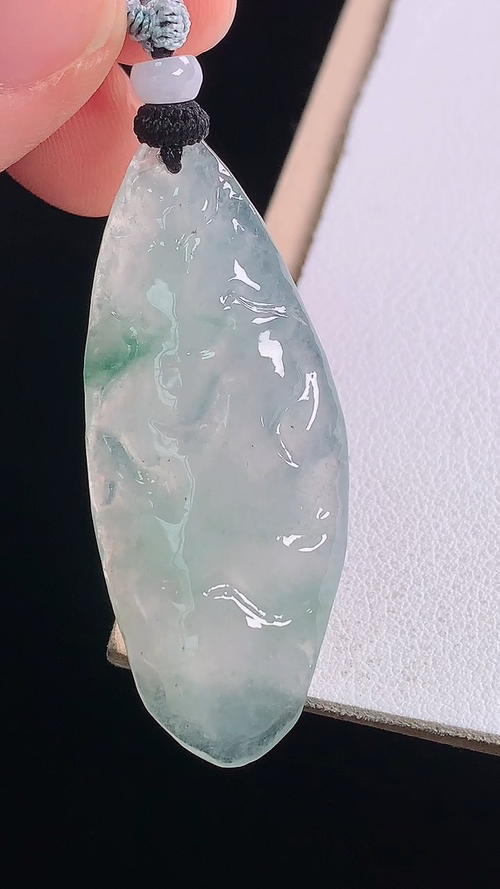 冰飘花原石，无裂，尺寸:45.6-19.3-5.3mm 5