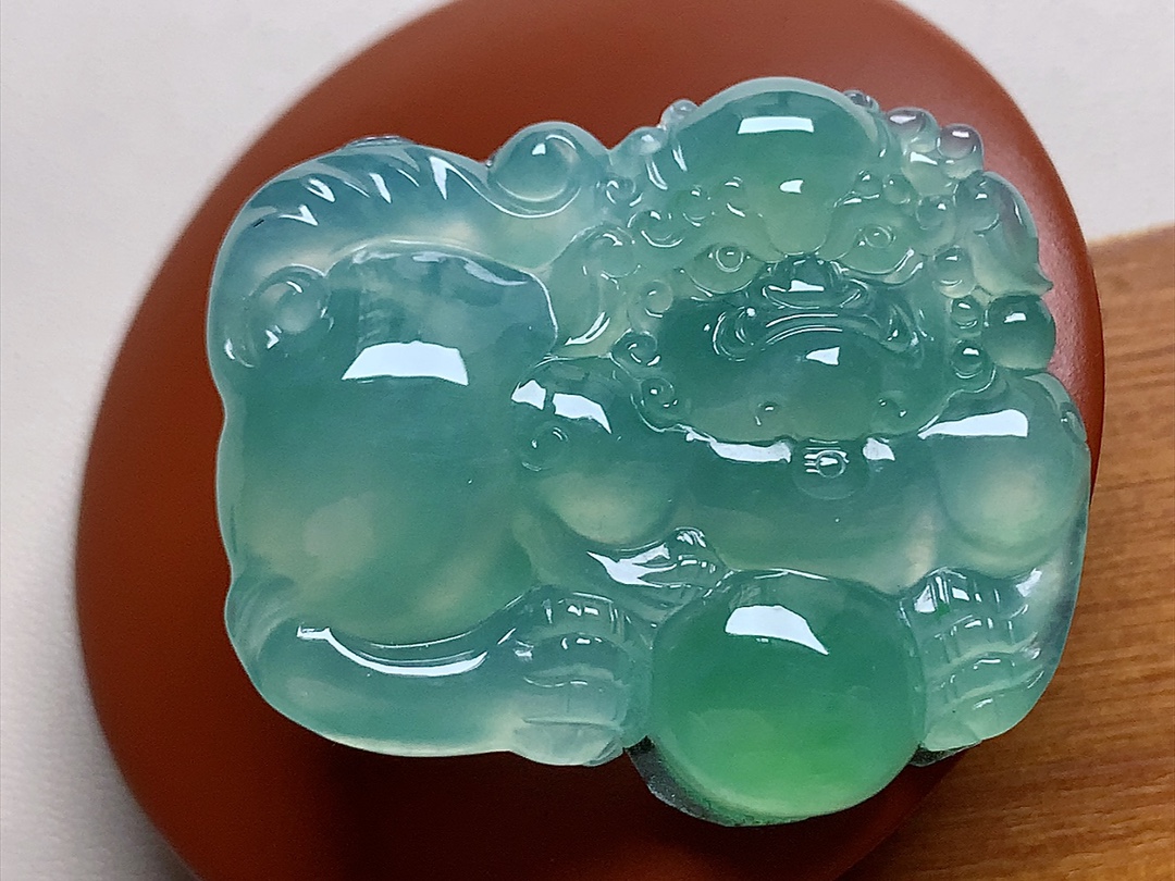 ️ 冰种满色麒麟 色泽青翠漂亮，雕工霸气十足，无裂尺寸32.2*38*6