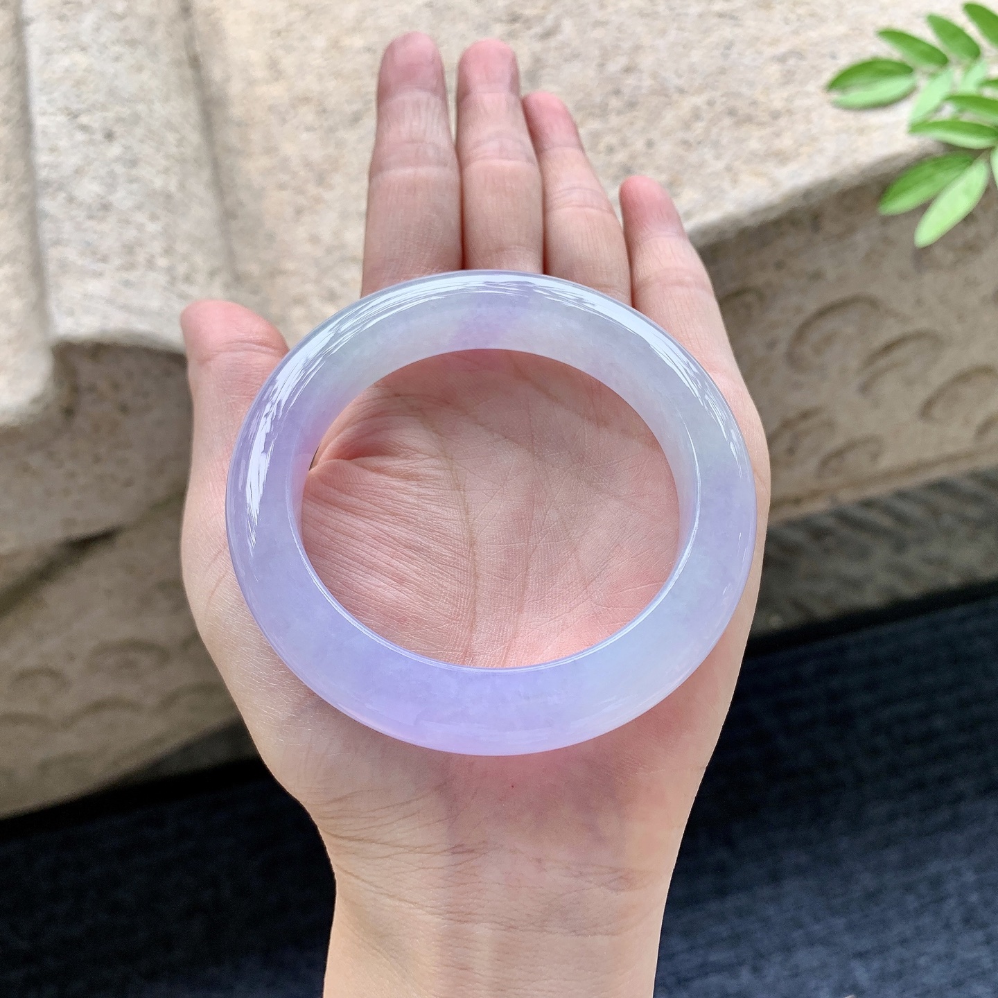 正圈54 55，冰糯种，春带彩，水润，种老，细腻，内侧有棉线