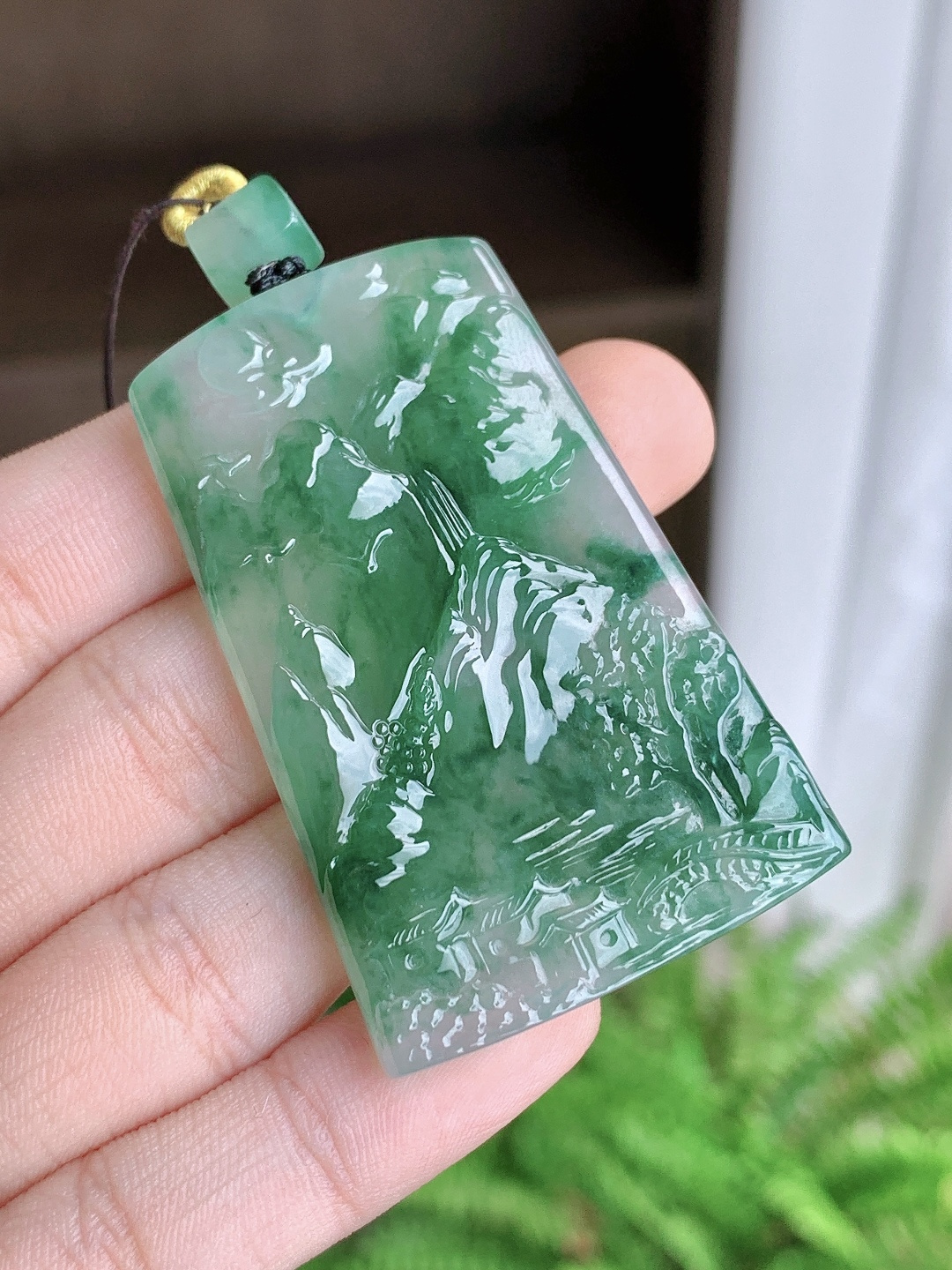 【裸石】冰飘绿花大山水牌吊坠【说明】缅甸 无裂 性比高 飘花【尺寸】52.6-34.3-4.2【重量】23.8克