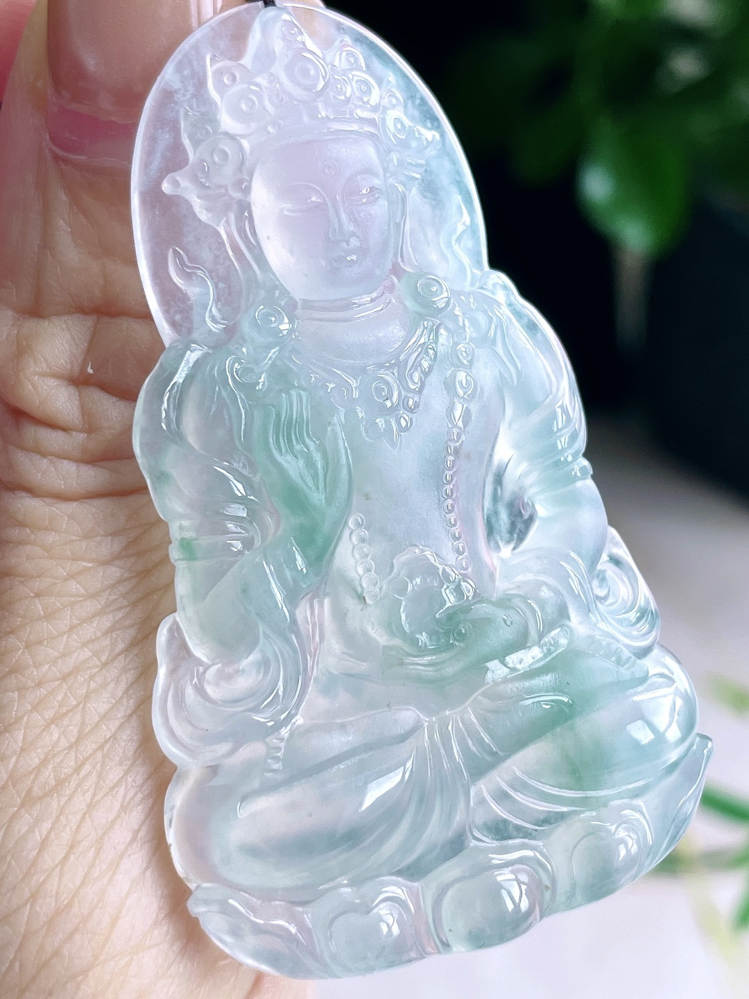 【裸石】冰飘花观音度母观音牌吊坠【说明】缅甸 无裂 性比高【尺寸】57.3-34-5.8【重量】19克【】不议