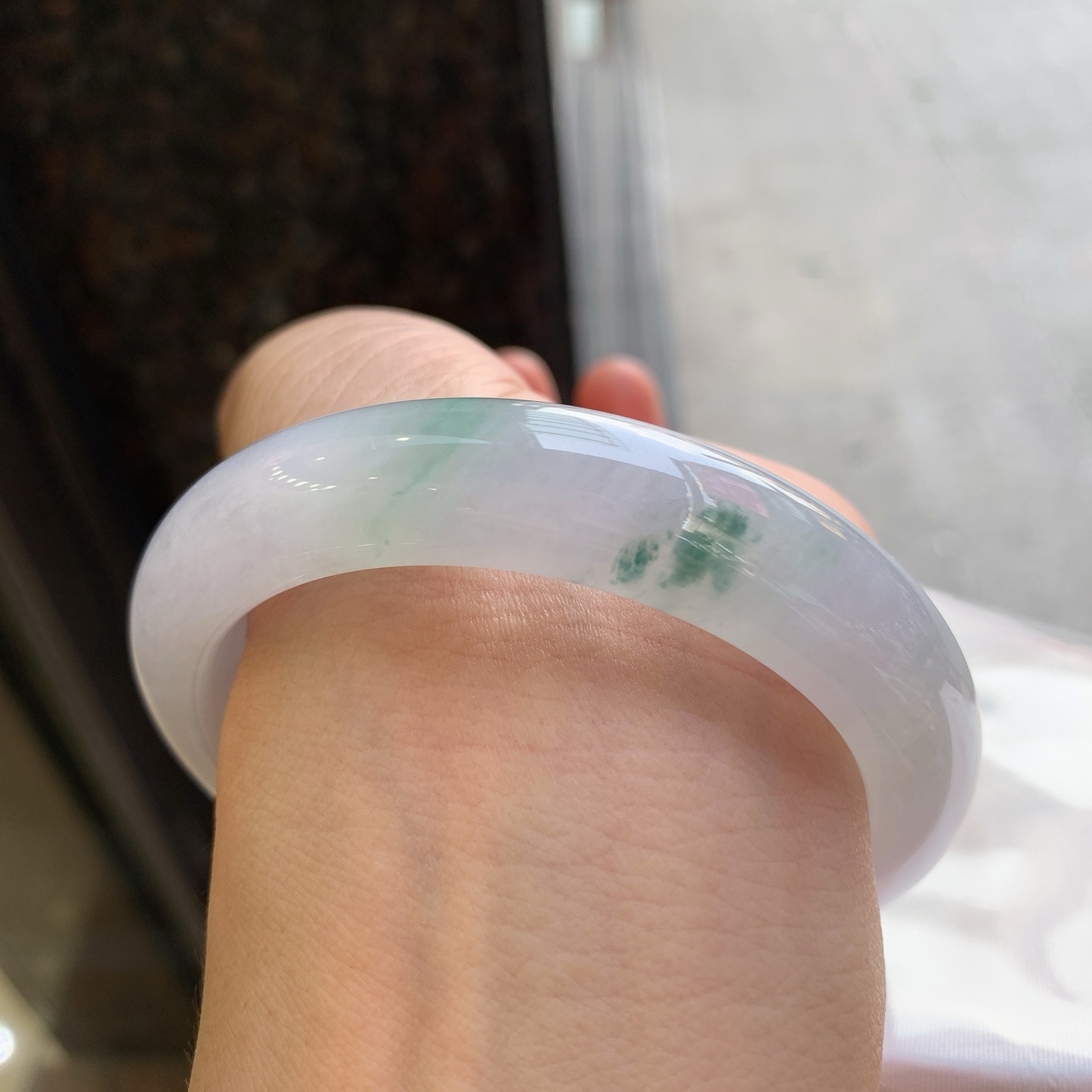 正圈飘花，无裂，尺寸：62/13/9.8，大圈口