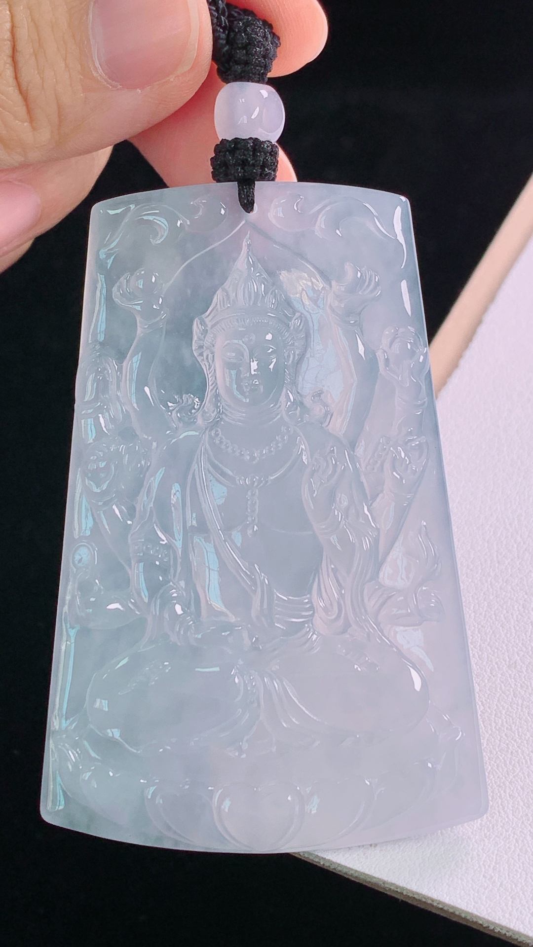 高冰千手观音，一刀切 种水，冰晶玉洁，无裂 尺寸:70.2-47.1-5.3mm 6