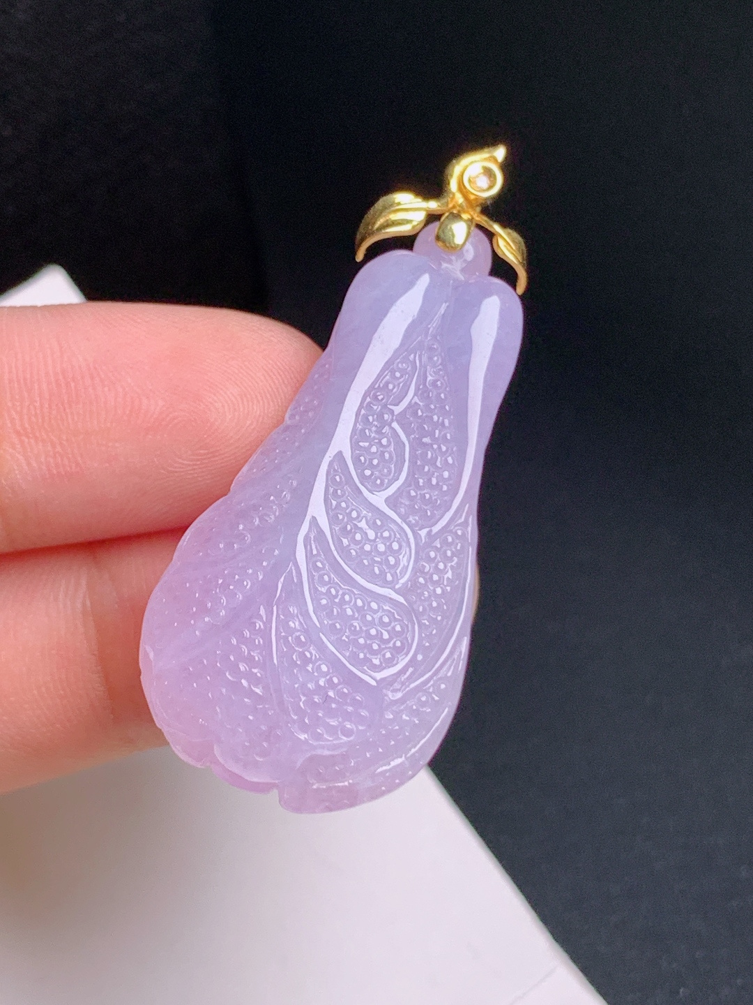 ️  白菜吊坠，紫韵柔美，雕工精巧，百财聚来 裸石39.7-19-8.8 整体45.5 68