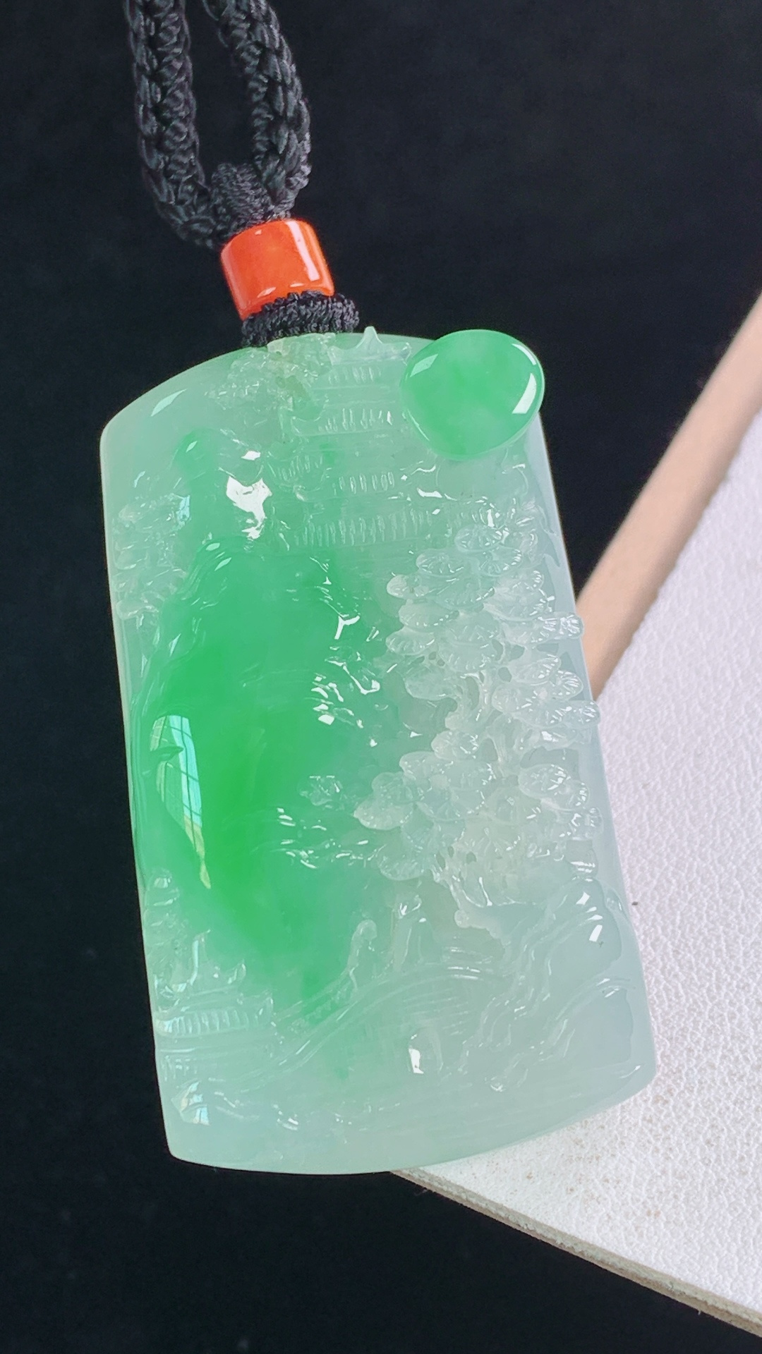 冰飘绿山水牌,色泽清新,雕工精湛,无裂,尺寸:49.1-29.1-9.2mm 6