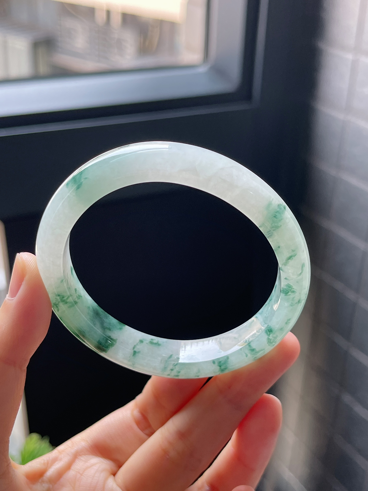 贵妃圈口55.5，冰糯种飘花灵动贵妃翡翠手镯9.9