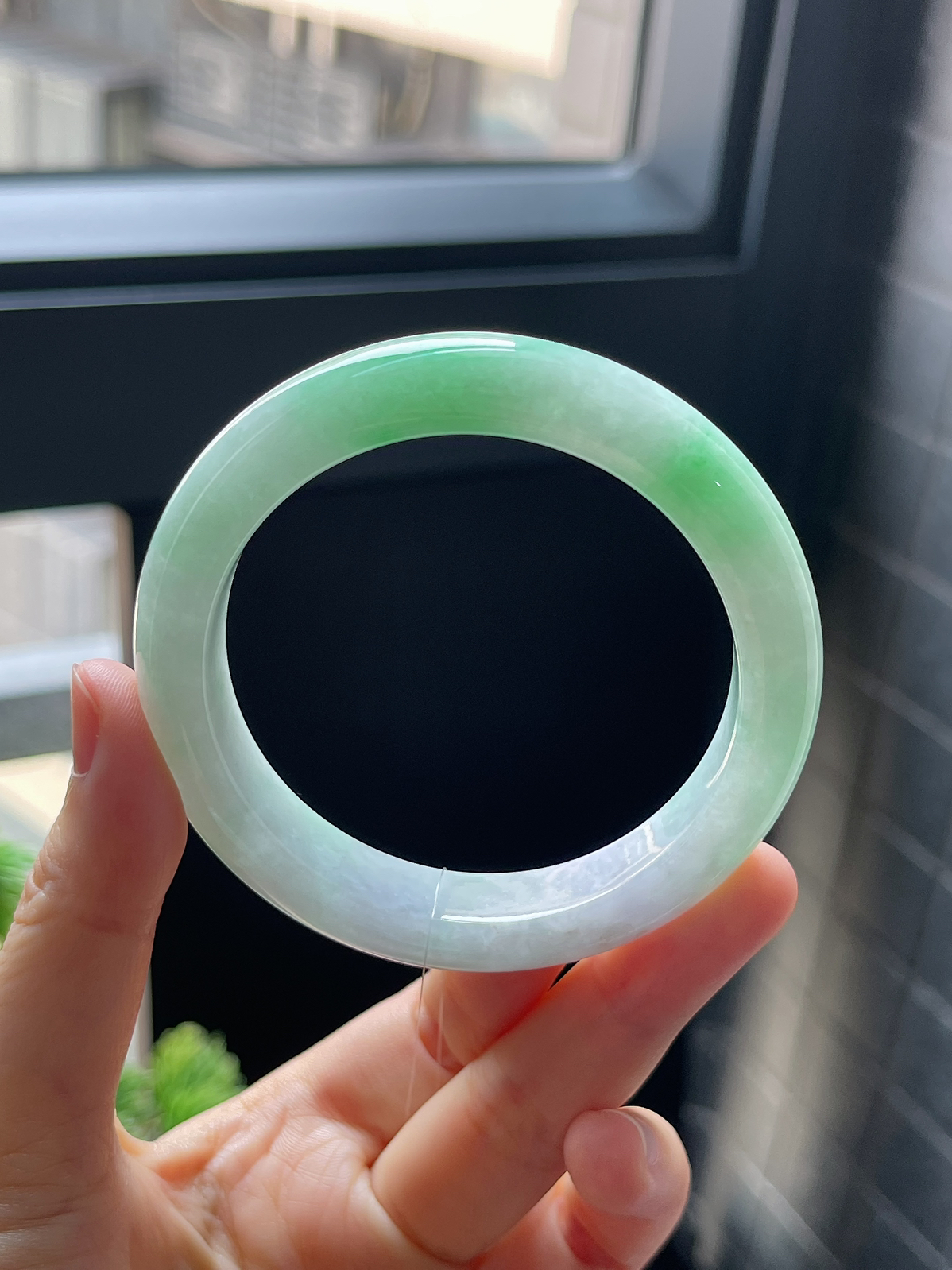 正圈54.6圈口，翡翠糯化种飘花手镯