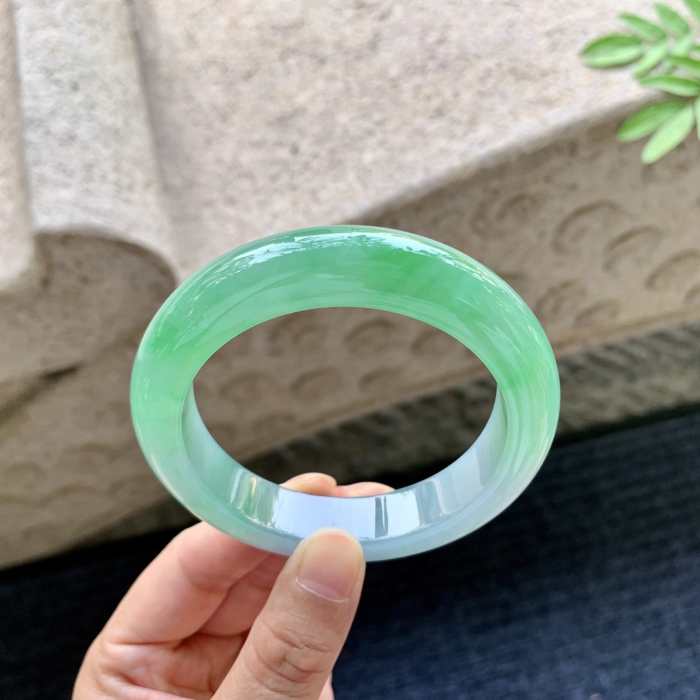 正圈56 57，冰糯春彩，阳绿，水润，种老，细腻，打灯有絮线