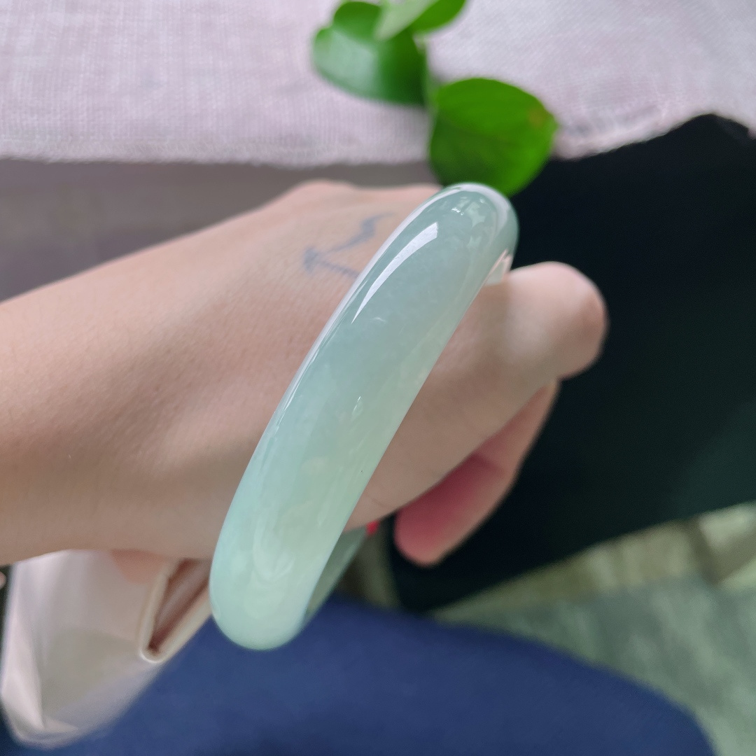 56.2/12.6/8.3绿底正圈，葡萄肉，宁静致远，上手温婉又淑雅，棉根，无裂，ss58560a