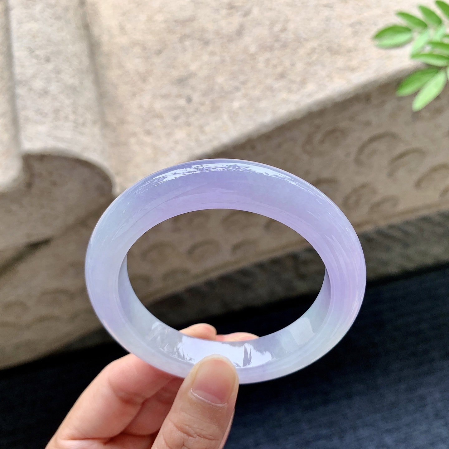 正圈54 55，冰糯种，春带彩，水润，种老，细腻，内侧有棉线