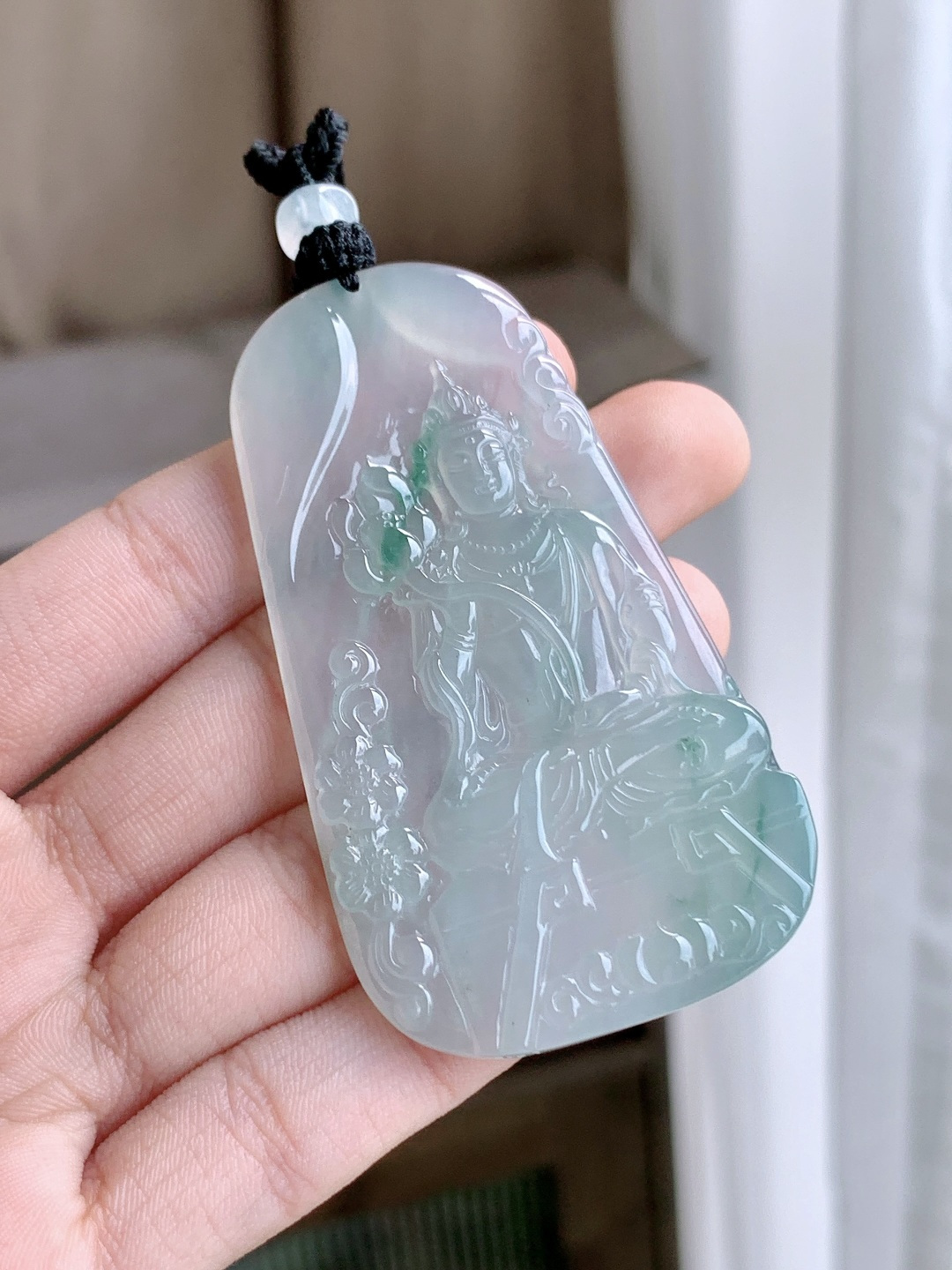 【裸石】冰飘花大势至菩萨持莲观音牌吊坠【说明】缅甸 性比高 【尺寸】68.5-38.7-5.5【重量】33.6克