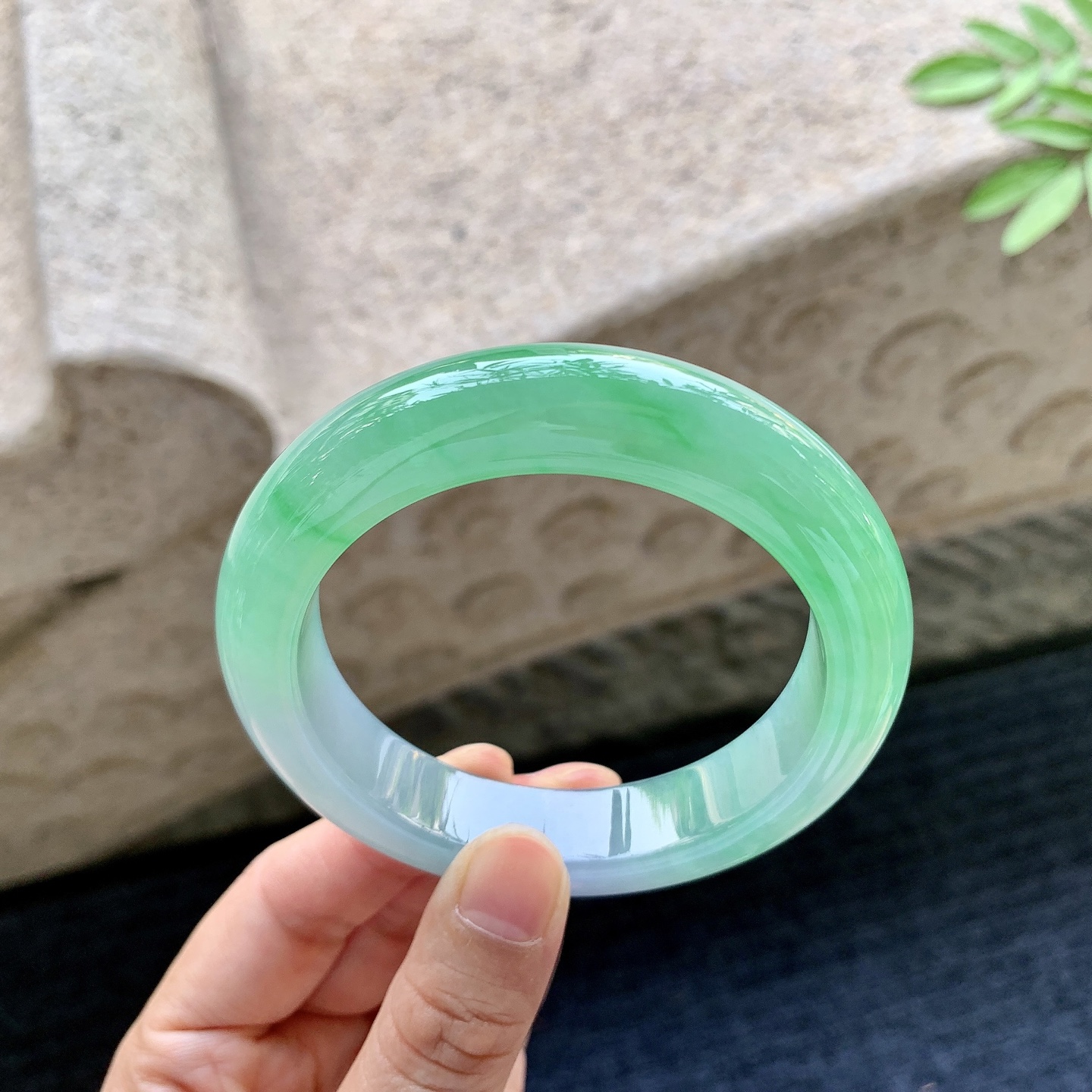 正圈56 57，冰糯春彩，阳绿，水润，种老，细腻，打灯有絮线