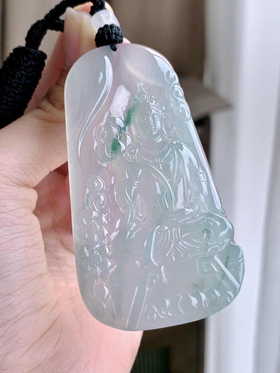 【裸石】冰飘花大势至菩萨持莲观音牌吊坠【说明】缅甸 性比高 【尺寸】68.5-38.7-5.5【重