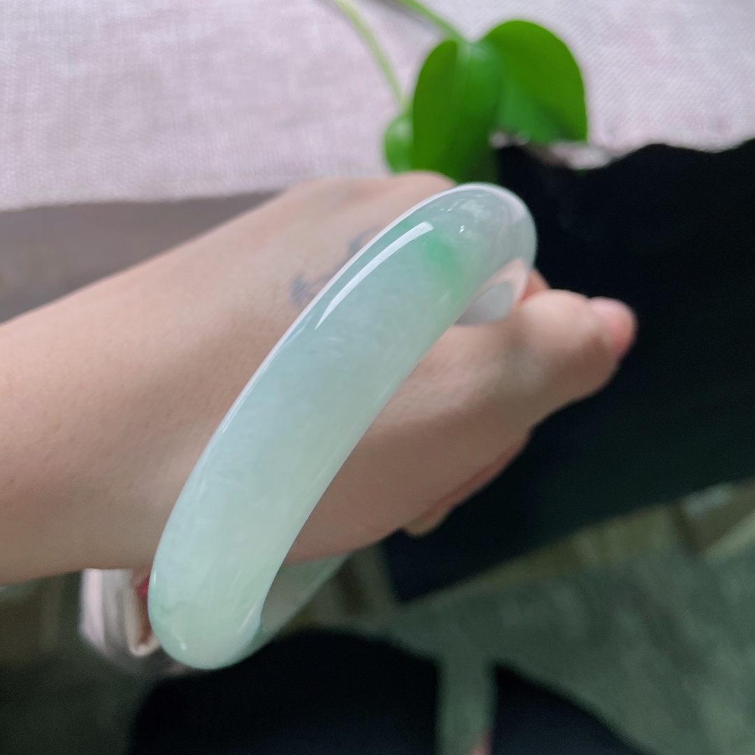 58.2/12.9/10.5飘绿正圈，水润细腻，优雅永不过时，晶体纹，ss58624a