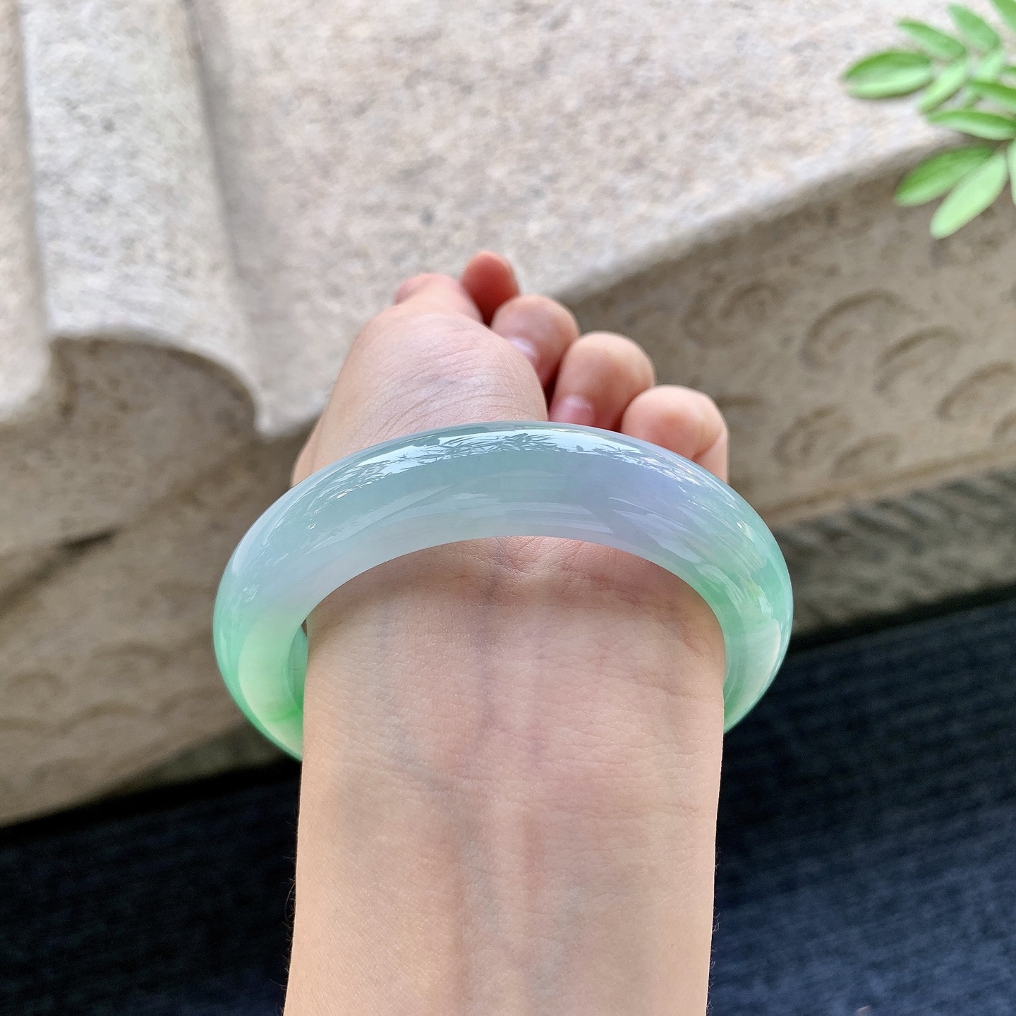 正圈56 57，冰糯春彩，阳绿，水润，种老，细腻，打灯有絮线