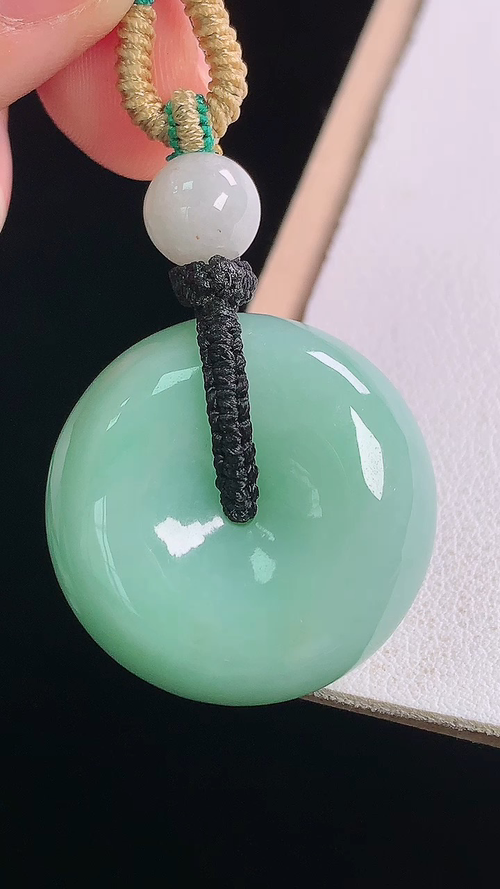 冰绿平安扣，无裂，尺寸:27.2-12.4mm 5
