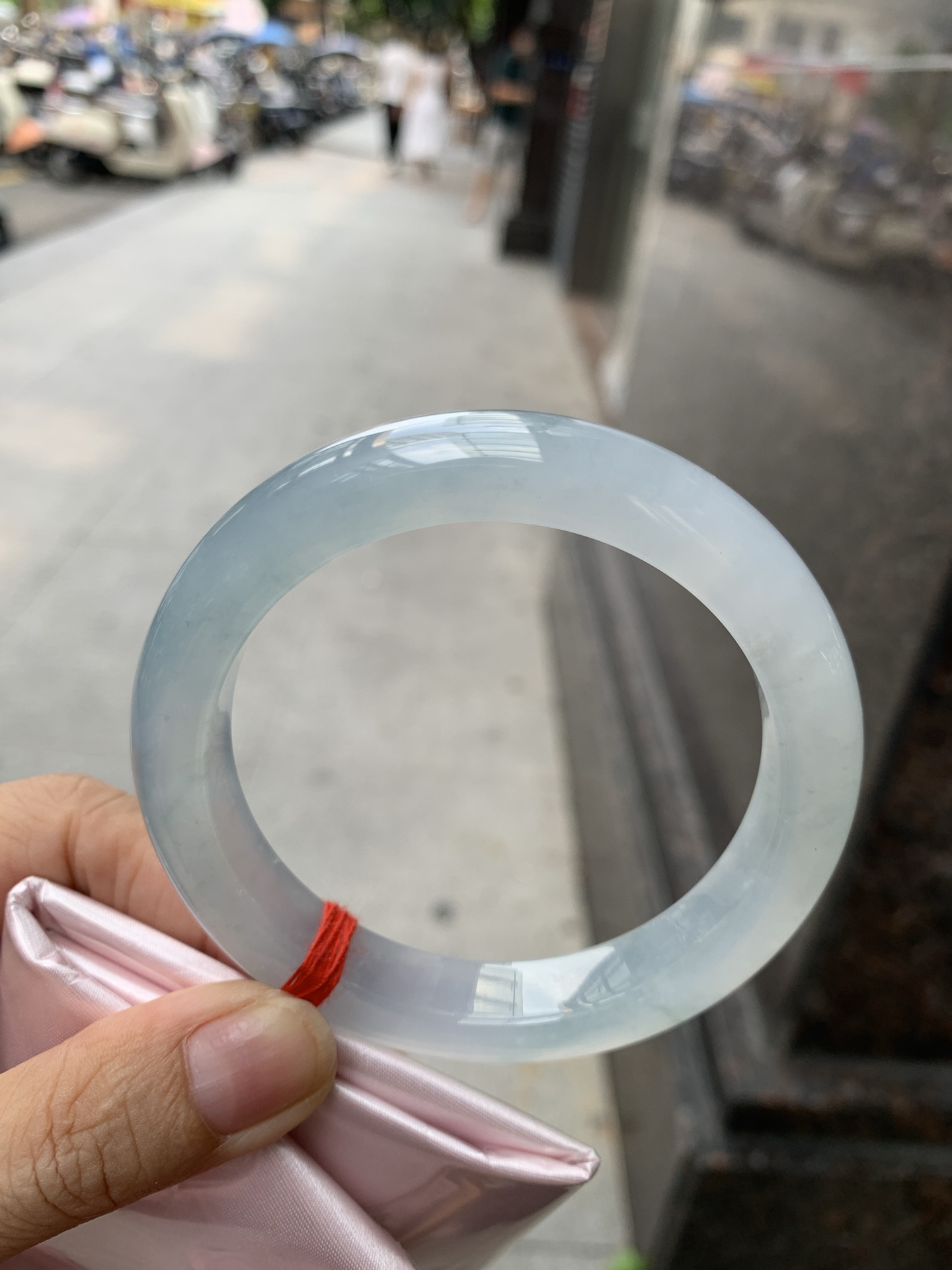 冰蓝底正圈, 60.3-9.4-11.5, 0908-N1537, 无裂, 背景墙底色没拍出来, 实物蓝底
