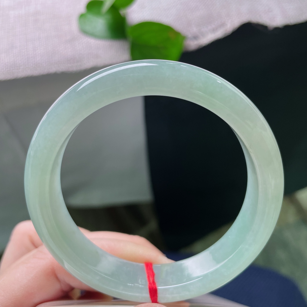 56.2/12.6/8.3绿底正圈，葡萄肉，宁静致远，上手温婉又淑雅，棉根，无裂，ss58560a