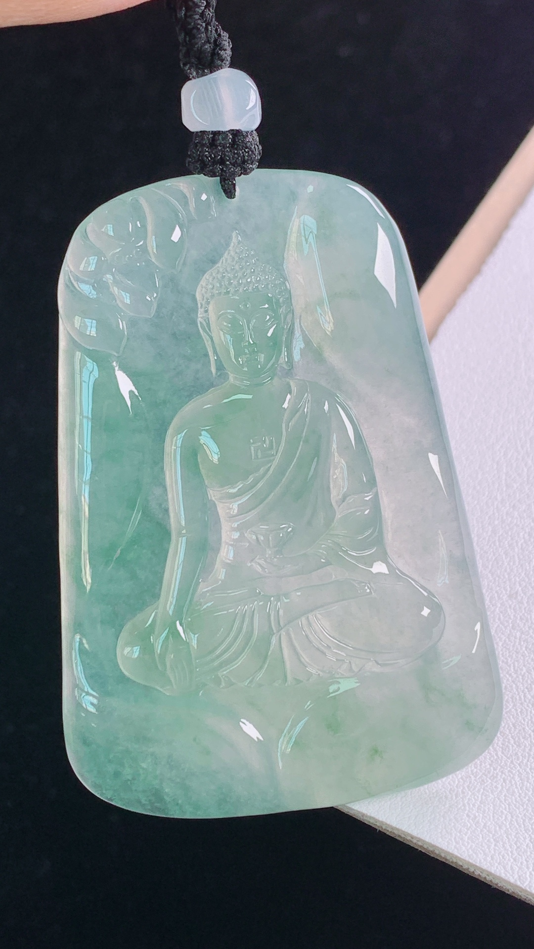 冰飘花大日佛，一刀切，花色灵动，清透起光，无裂，尺寸:62.7-43.5-5.5mm 6