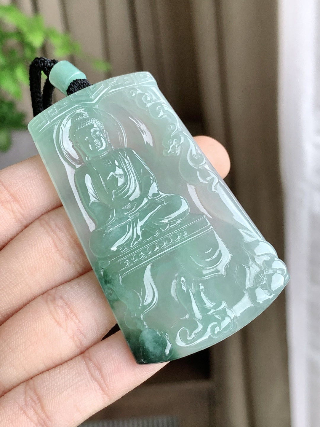 【裸石】冰晴水大日如来牌吊坠【说明】缅甸 性比高 飘花【尺寸】67.4-40-5.2【重量】36.8克