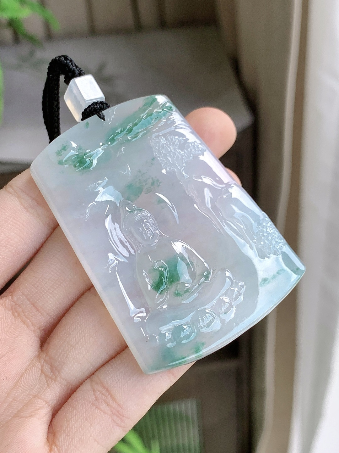 【裸石】冰飘绿花山水观音牌吊坠【说明】缅甸 无裂 性比高 飘花 厚装【尺寸】60.6-44.3-6.5【重量】47克