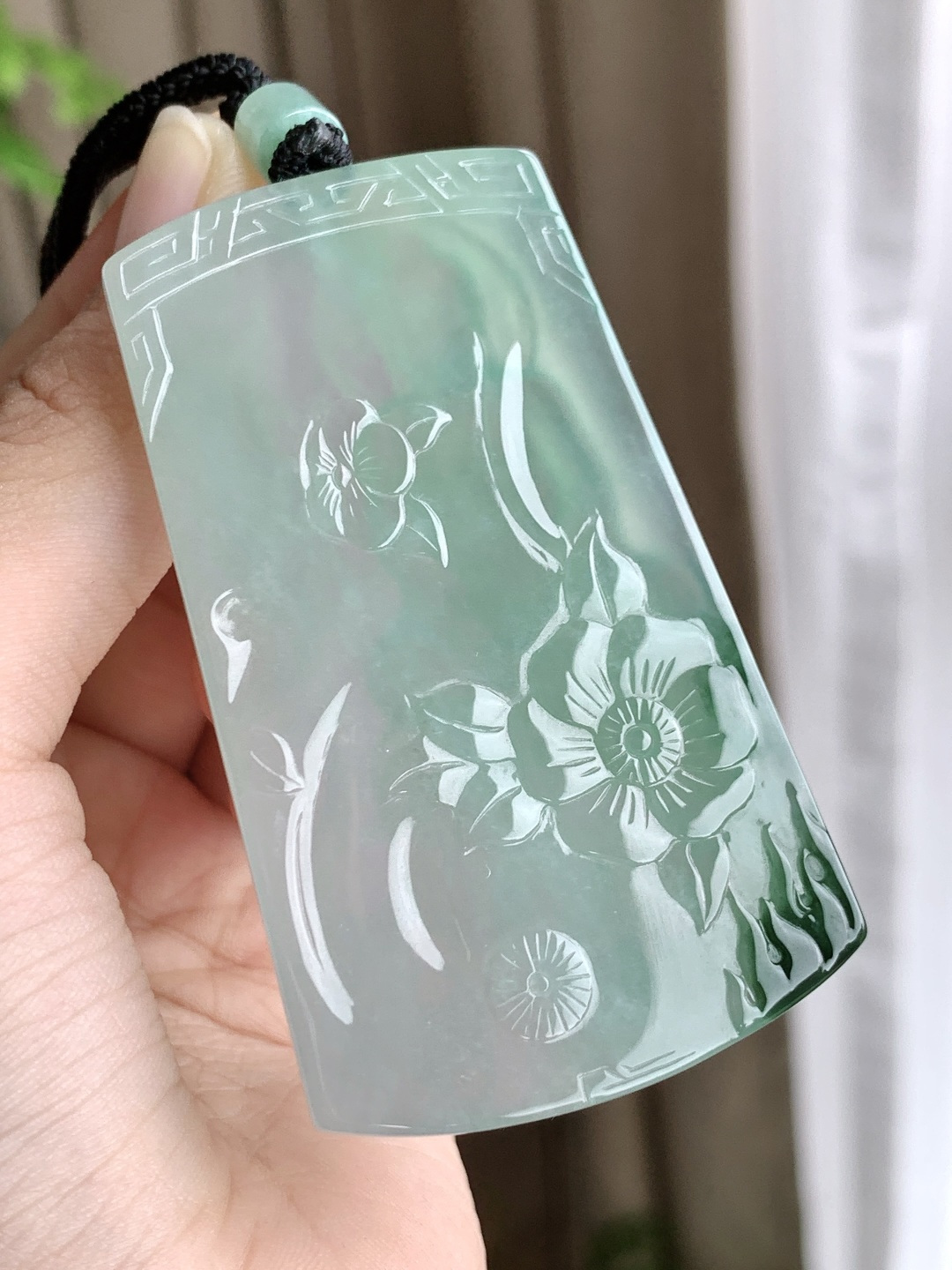 【裸石】冰晴水大日如来牌吊坠【说明】缅甸 性比高 飘花【尺寸】67.4-40-5.2【重量】36.8克