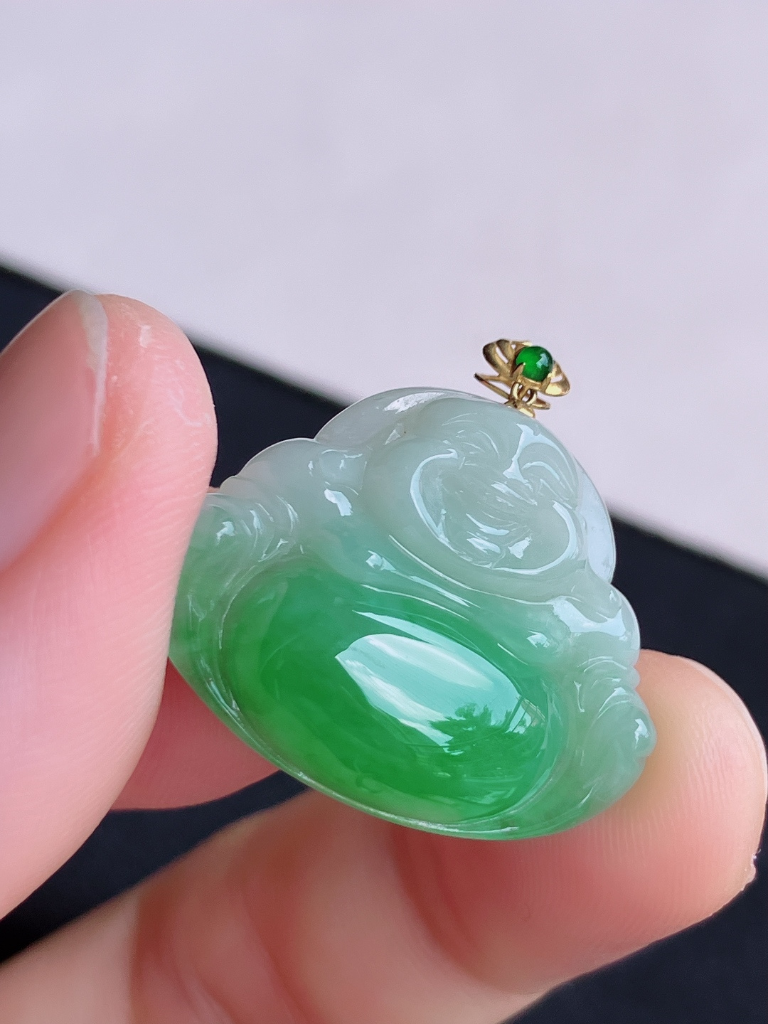 翠绿弥勒佛，色美清爽，自然光实拍