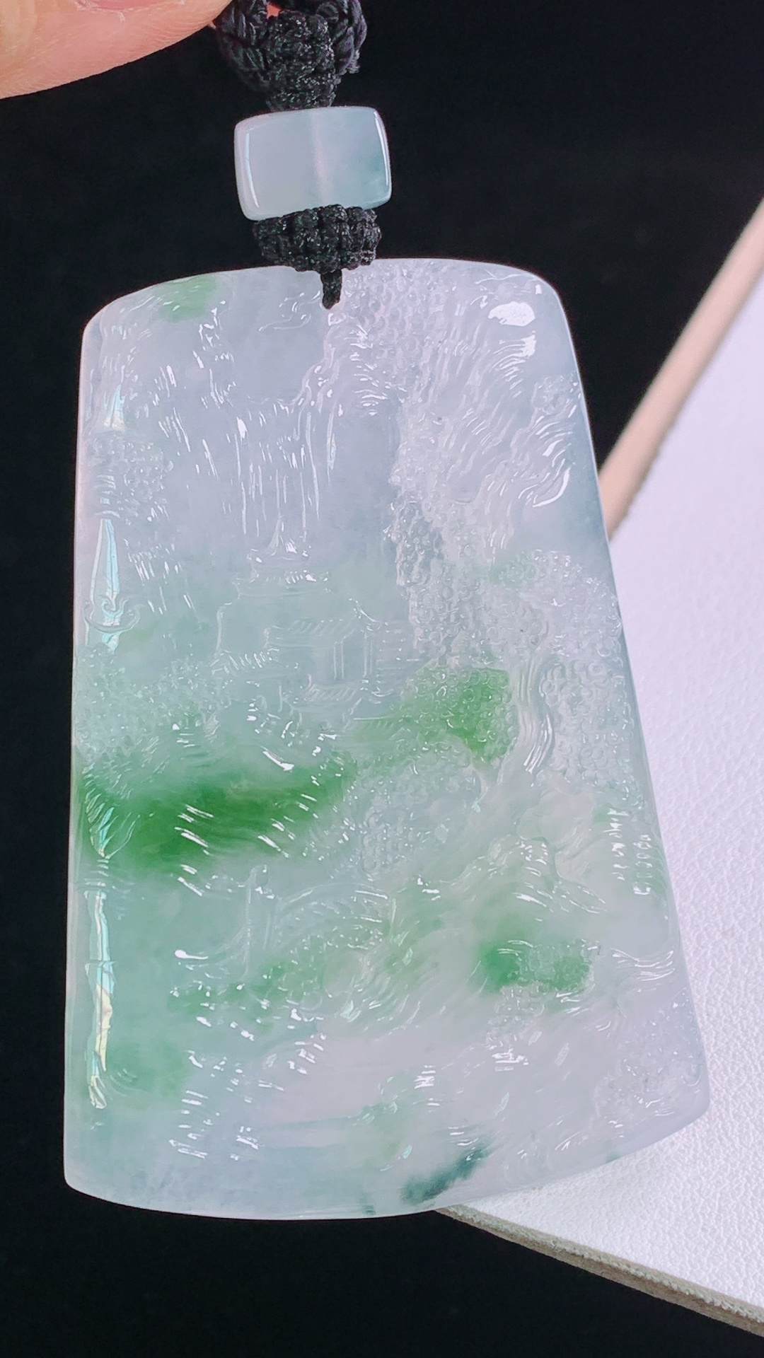 冰飘绿山水牌,翠色灵动，清爽细腻，无裂,尺寸:66.1-45.7-5.1mm 7