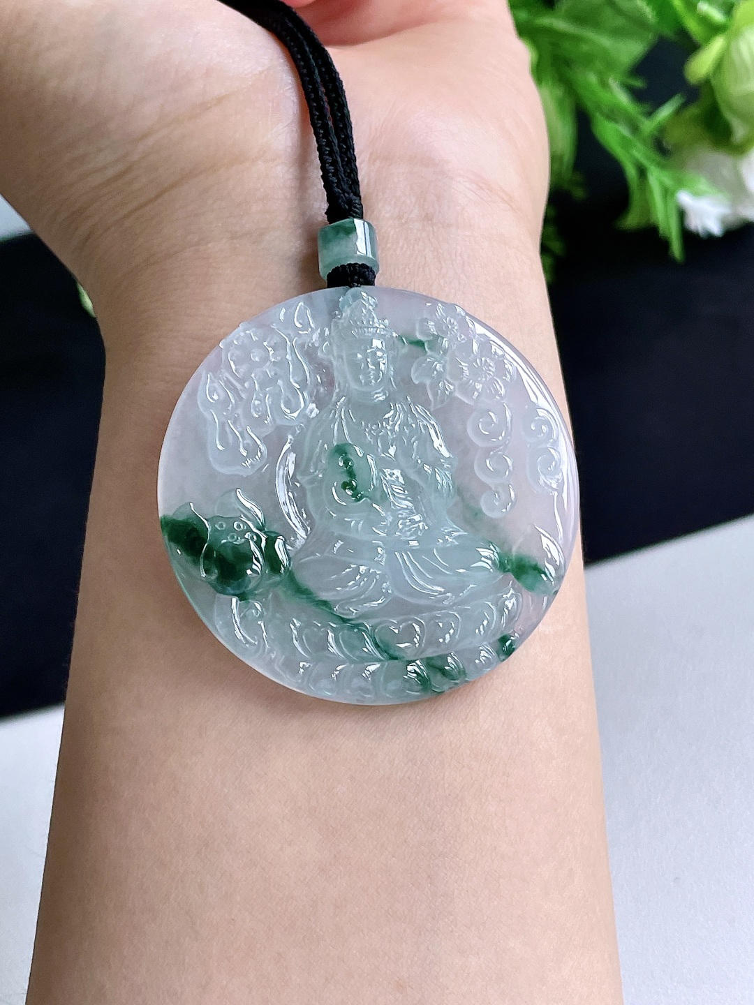 【裸石】冰飘花圆牌莲花观音牌吊坠【说明】缅甸 无裂 性比高【尺寸】50.4-5.7【重量】32.2克