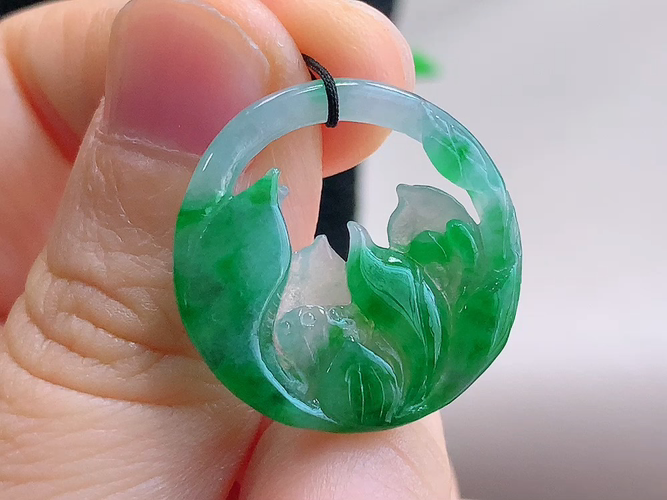 ️ 莲花， 无裂，尺寸23.3-3.1mm，包A附证书