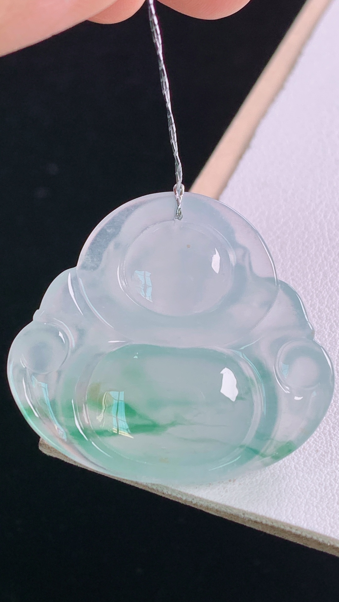 高冰飘花佛公,花色灵动，水润荧光，无裂,尺寸:32.5-36.2-6.0mm 7