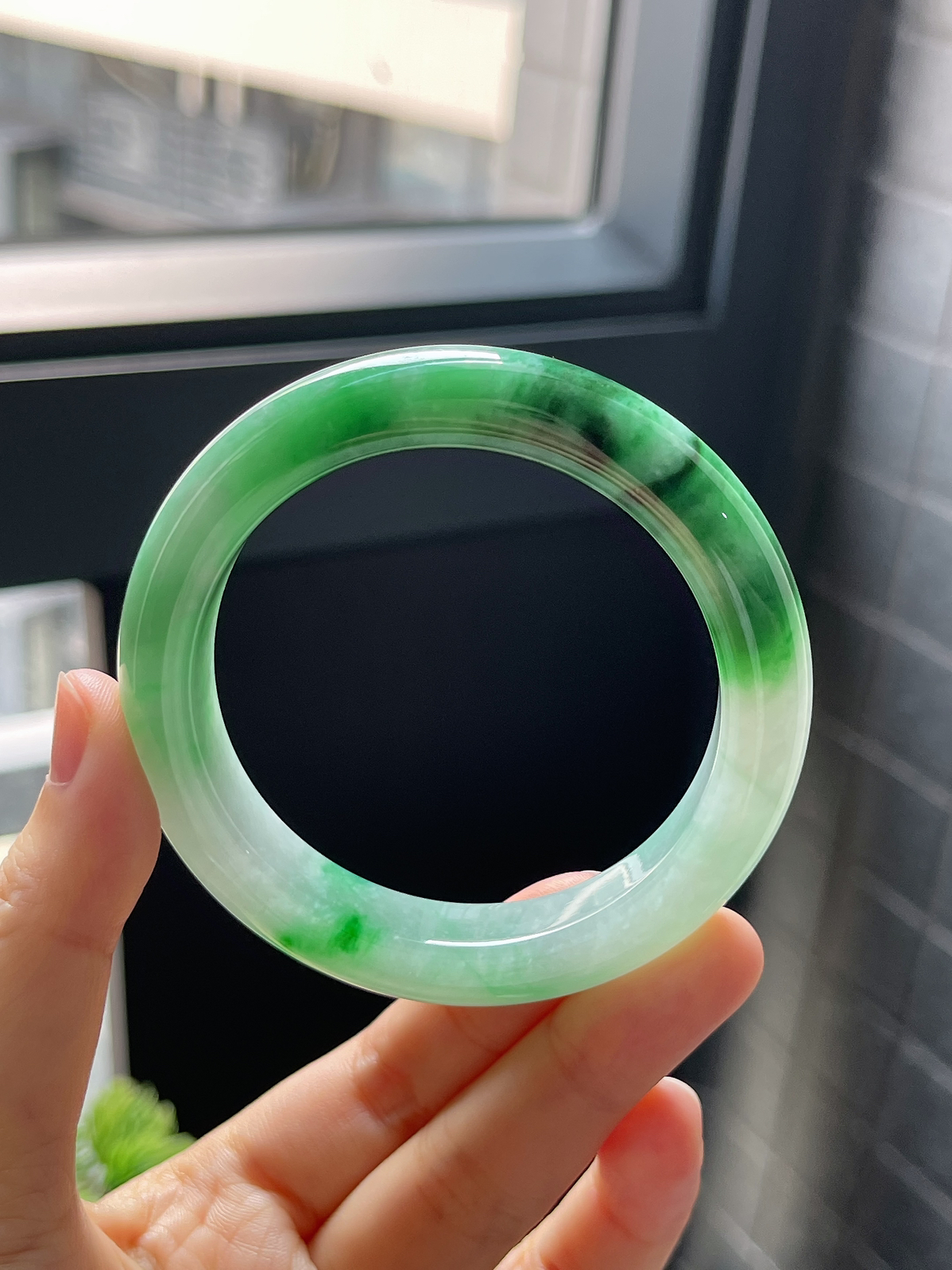 圈口53，冰糯种飘绿阳绿飘花翡翠正圈手镯9.10