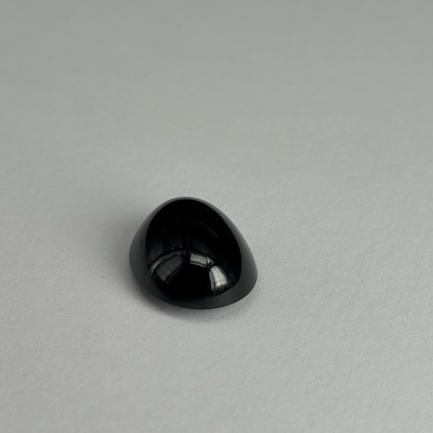 精品墨翠大蛋面 种好色正 黑度极好 打灯通透 油性十足 尺寸21.5