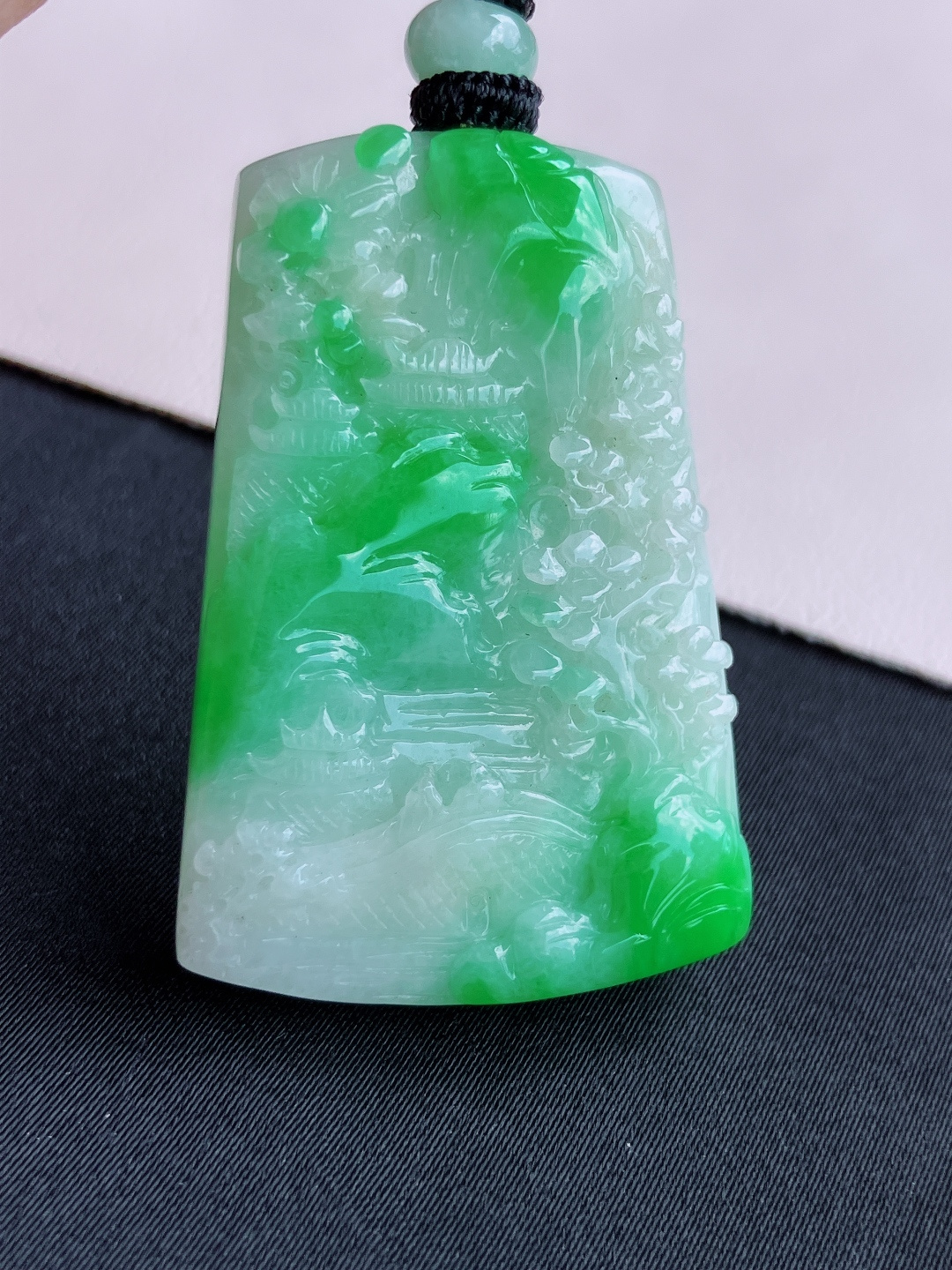 翠绿山水牌，意境美，自然光实拍