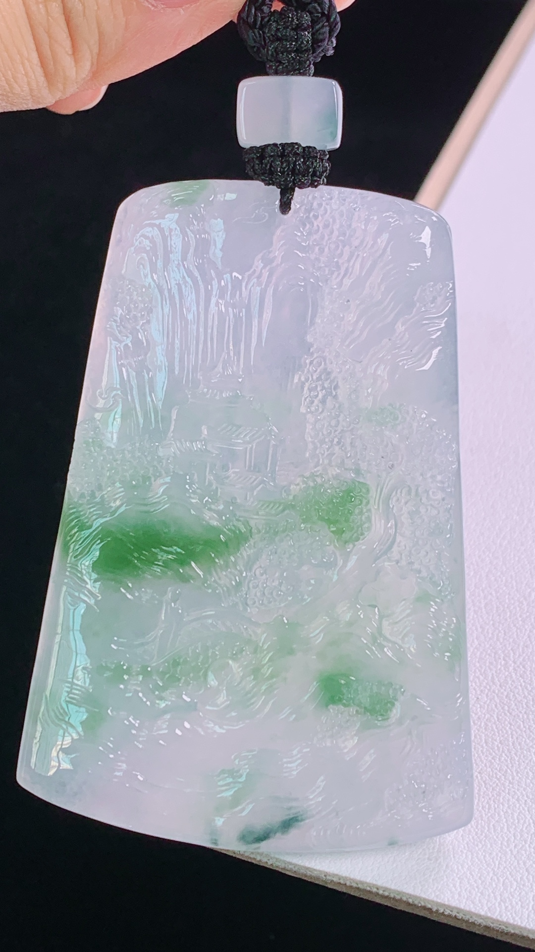 冰飘绿山水牌,翠色灵动，清爽细腻，无裂,尺寸:66.1-45.7-5.1mm 7