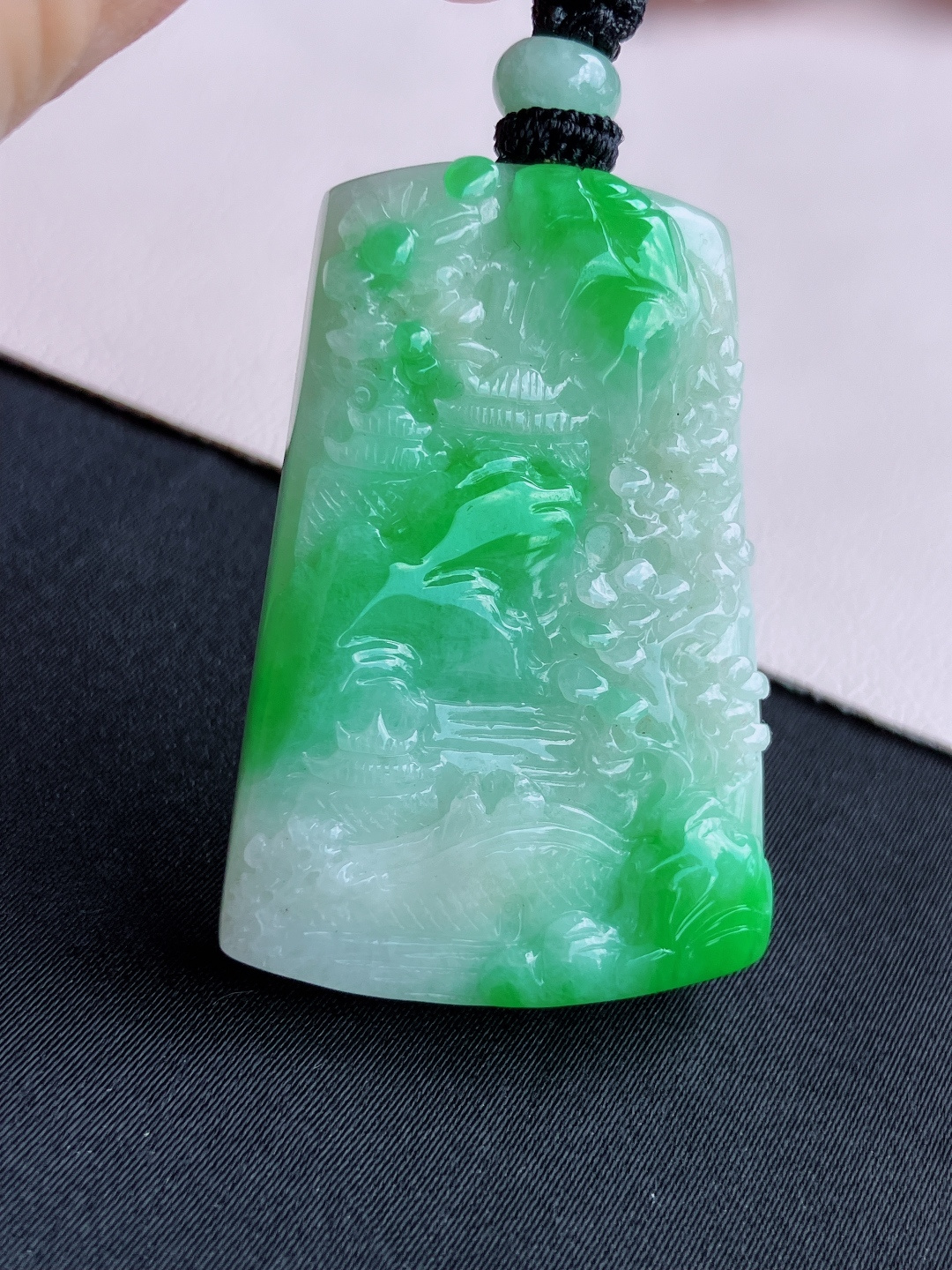 翠绿山水牌，意境美，自然光实拍