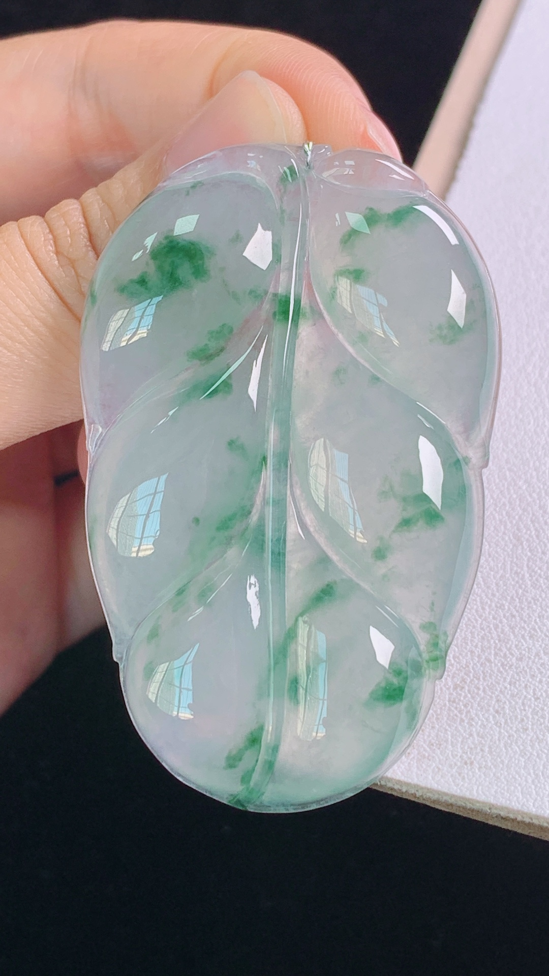 冰飘花叶子，花色灵动，光感十足，无裂，尺寸:54.4-34.5-5.8mm 7