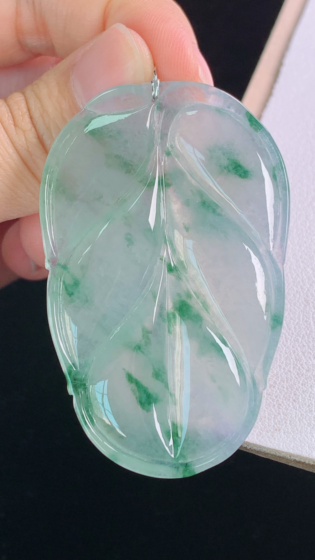 冰飘花叶子，花色灵动，光感十足，无裂，尺寸:54.4-34.5-5.8mm 7