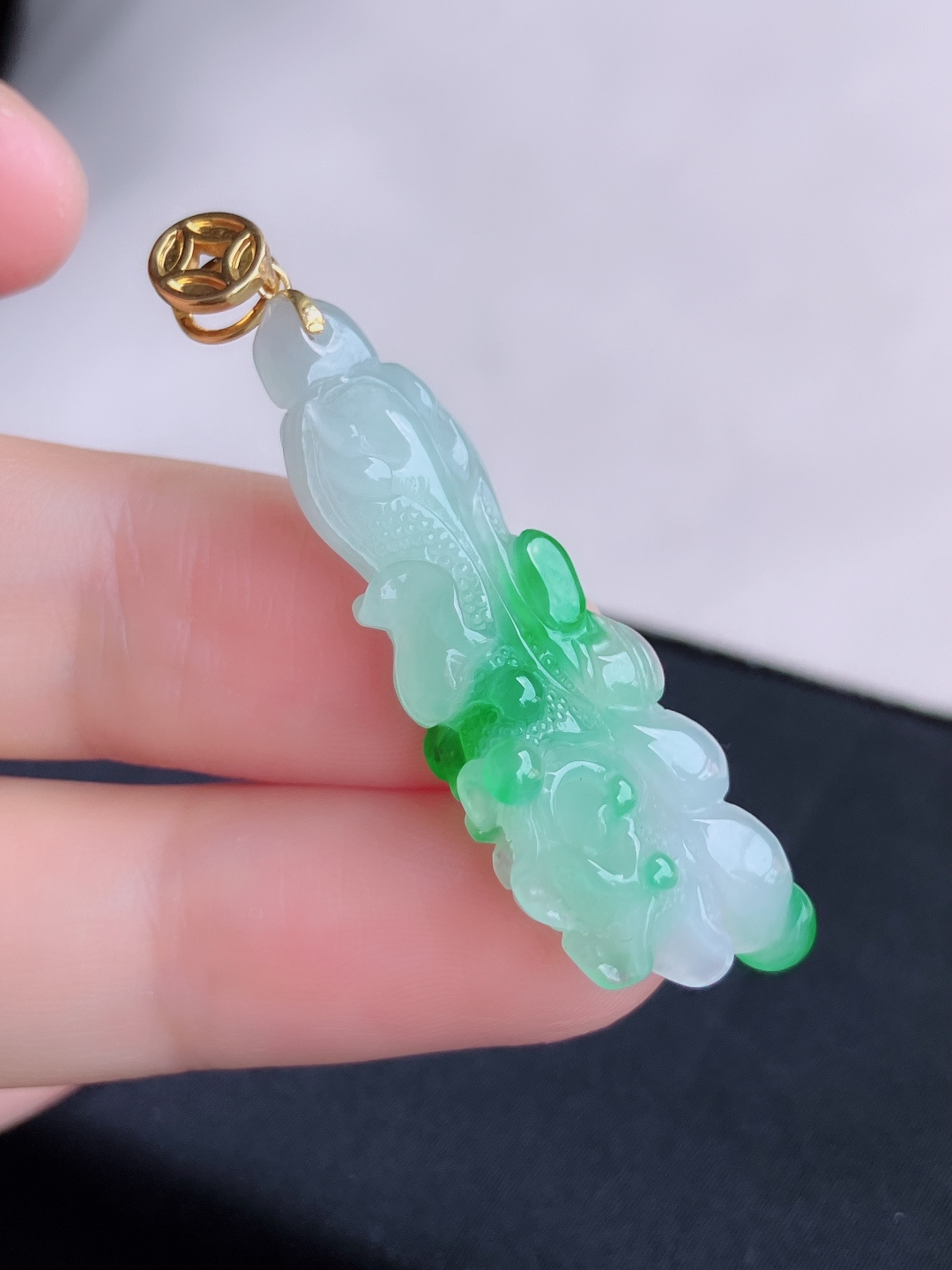 翠绿百财，晶莹剔透，自然光实拍
