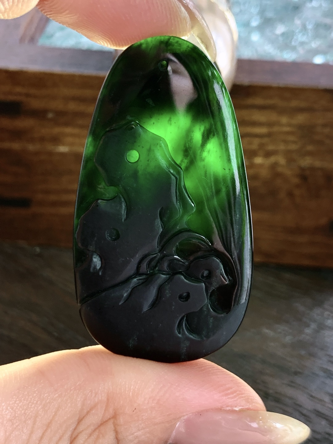 【墨翠】️墨翠山水牌吊坠【说明】缅甸 性比高 厚装【尺寸】45.5-25-7.4【重量】16克
