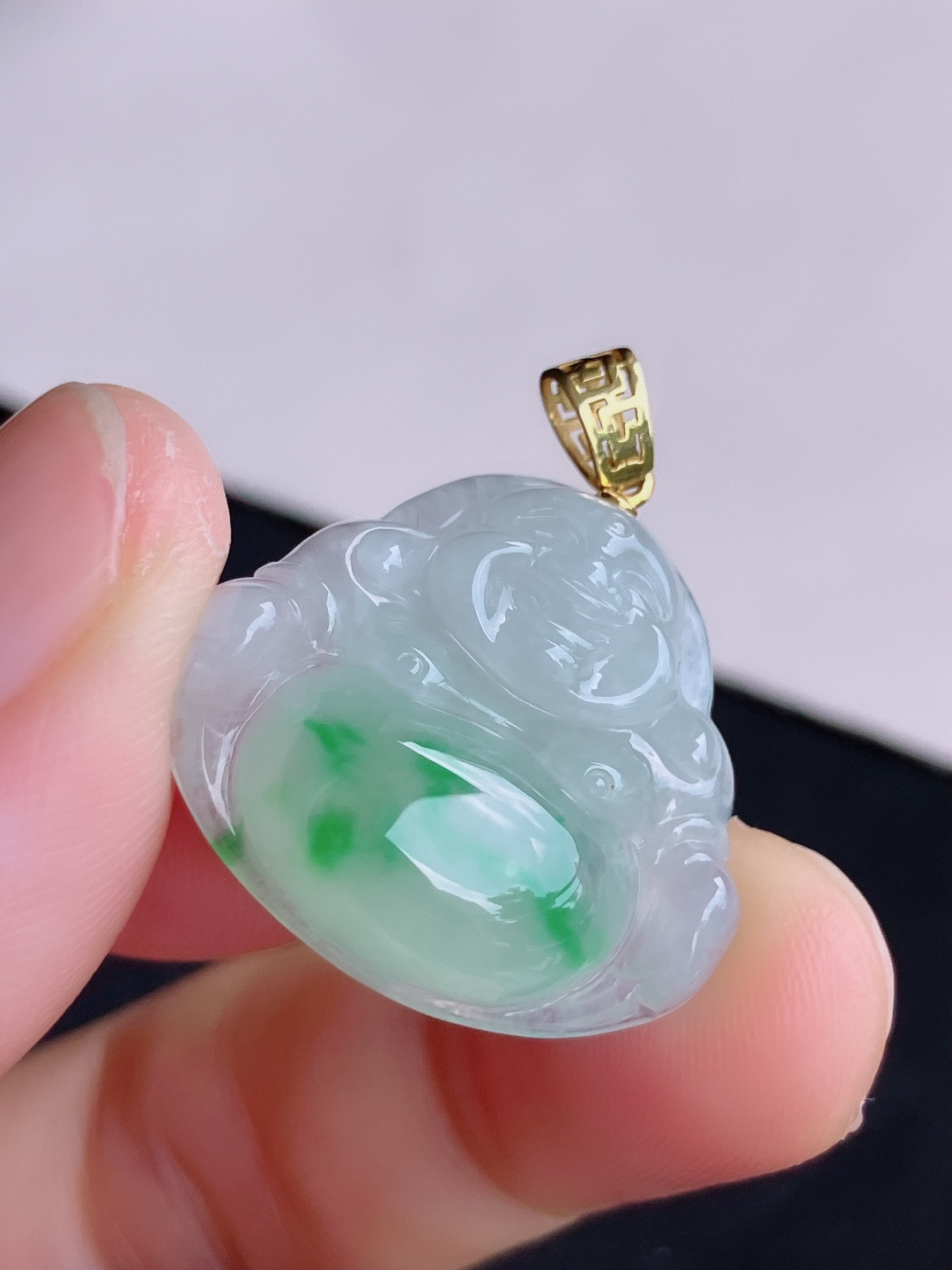 冰飘花弥勒佛，晶莹剔透，花色清爽，自然光实拍