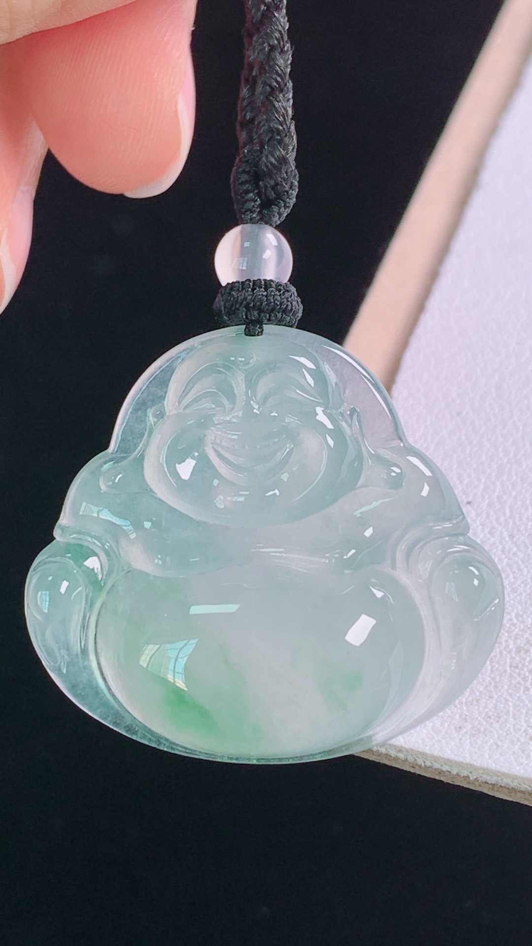 冰飘绿佛公，一刀切，翠色灵动，水润细腻，无裂，尺寸:28.8-31.7-6.3mm 7