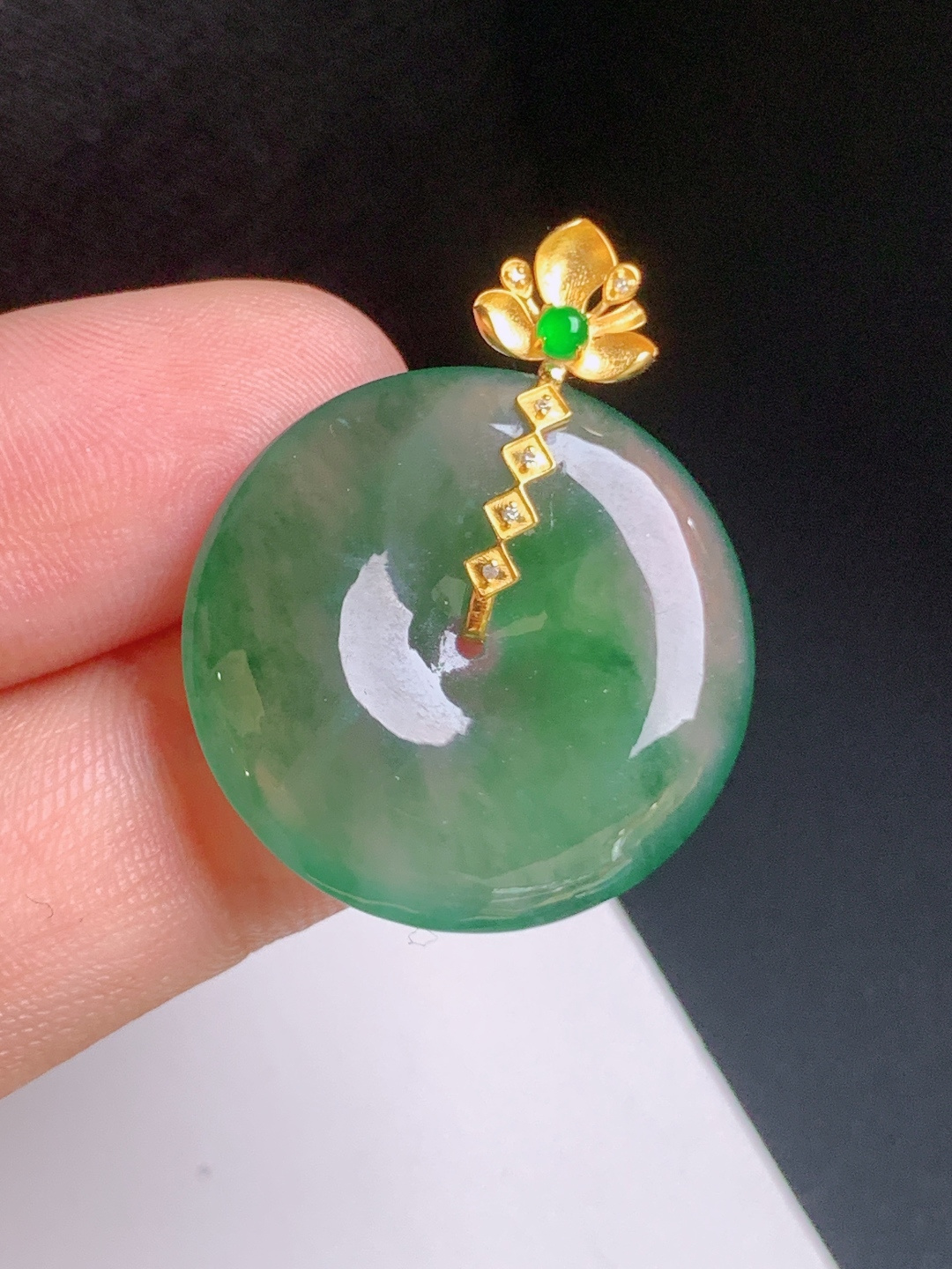 冰飘花平安扣吊坠，冰透起胶，绿意灵动，简约大气，岁岁无忧 080907