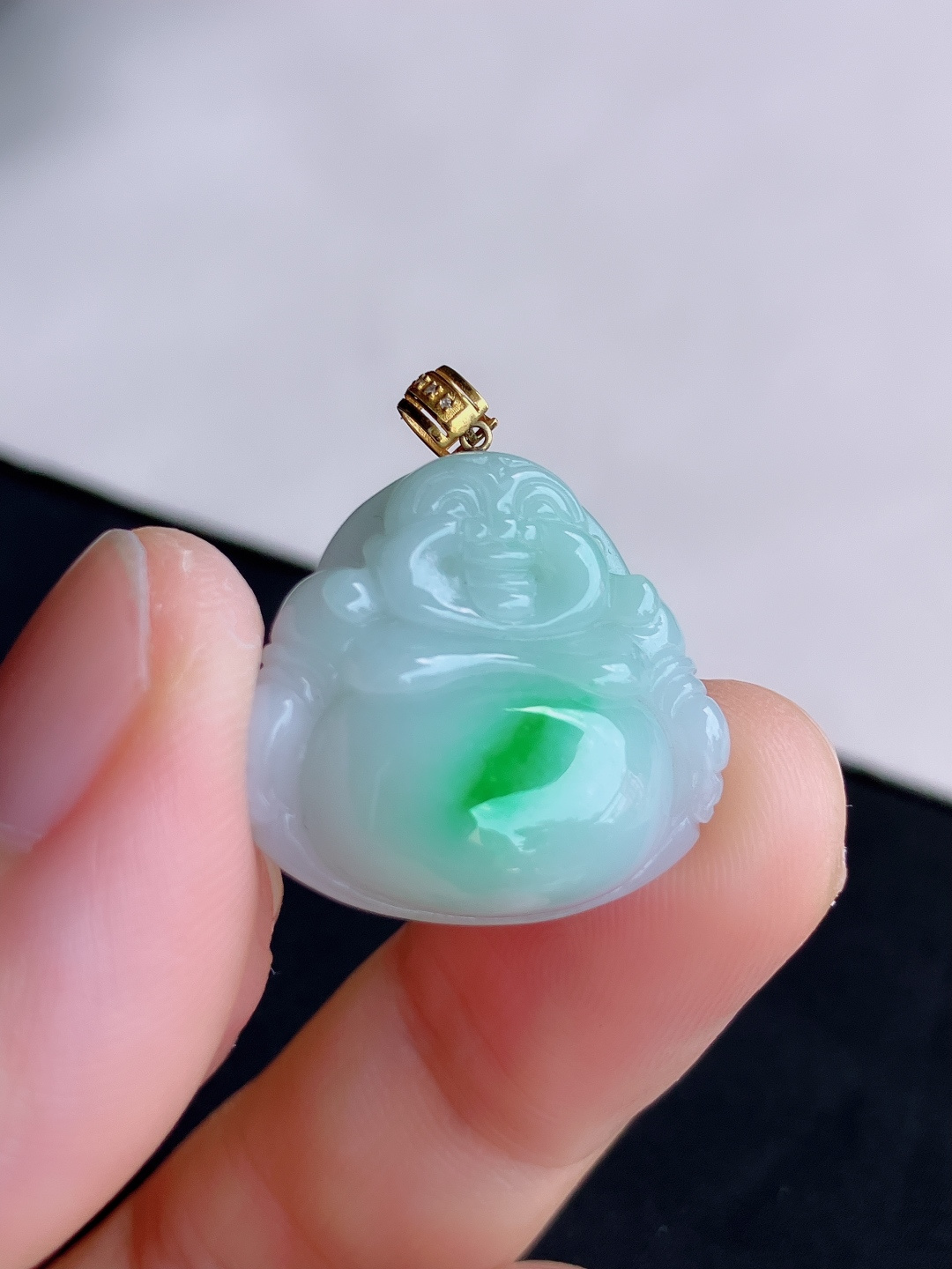 冰飘绿弥勒佛，细腻精致，自然光实拍