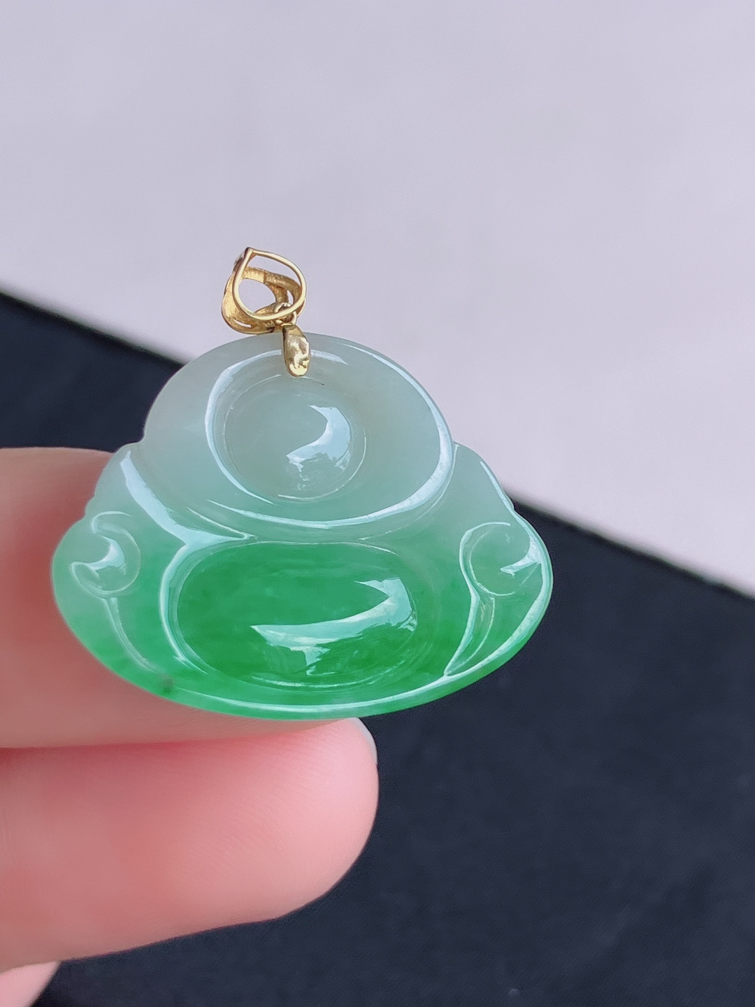 翠绿弥勒佛，色美清爽，自然光实拍