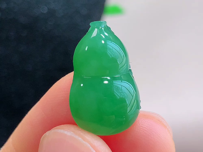 ️ 葫芦， 无裂，尺寸20.0-12.4-5.1mm，包A附证书