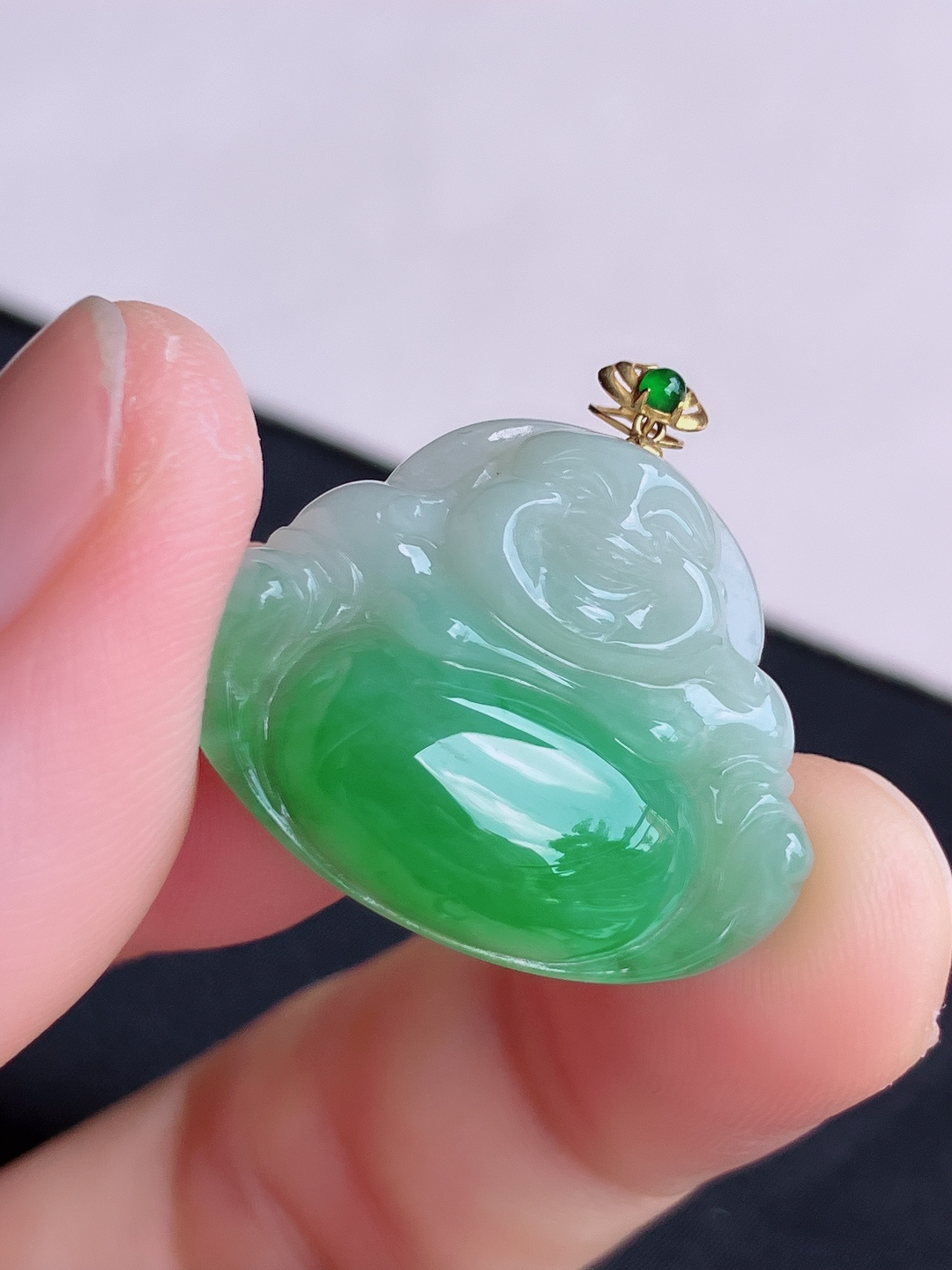 翠绿弥勒佛，色美清爽，自然光实拍